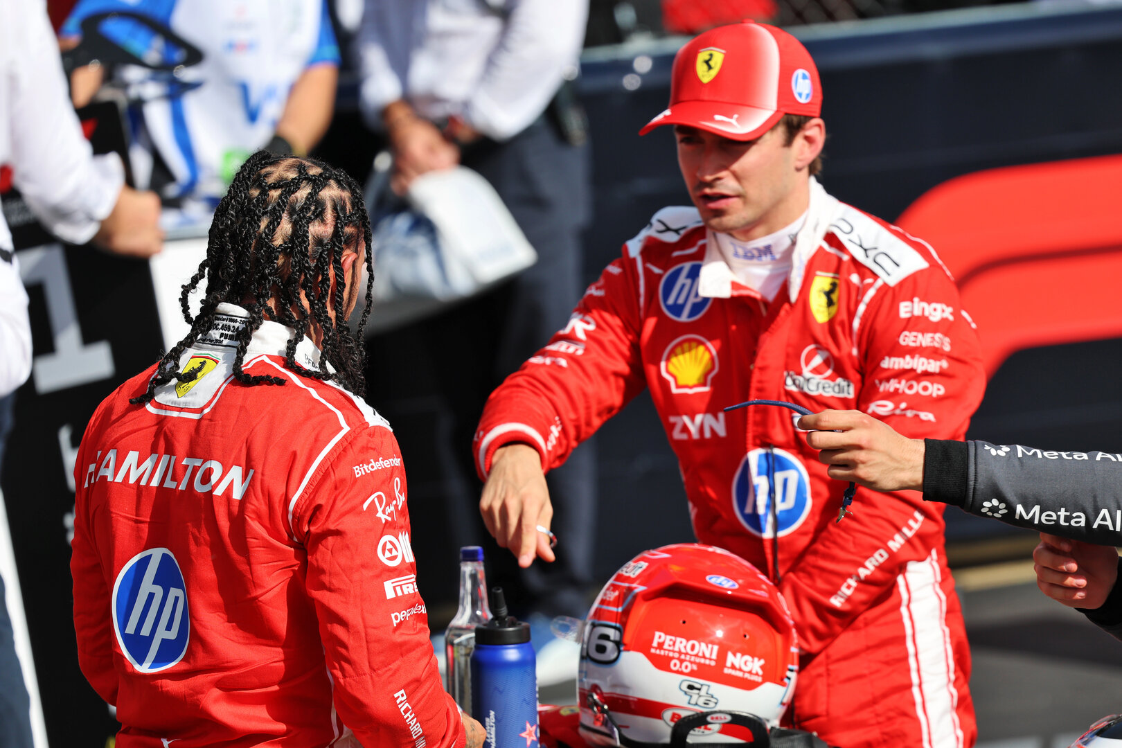 GP GRAN BRETAGNA, (L to R): Lewis Hamilton (GBR) Ferrari with team mate Charles Leclerc (MON) Ferrari in qualifying parc ferme.
04.07.2026. Formula 1 World Championship, Rd 9, British Grand Prix, Silverstone, England, Sprint e Qualifiche Day.
- www.xpbimages.com, EMail: requests@xpbimages.com © Copyright: Batchelor / XPB Images