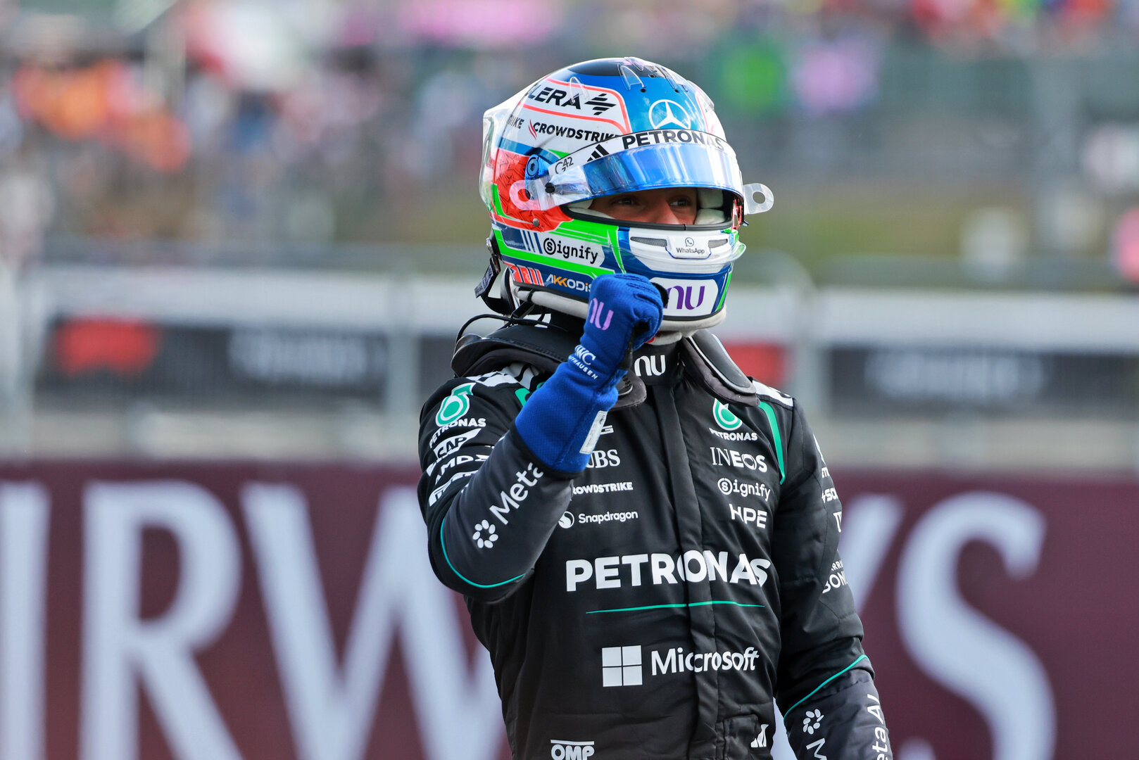 GP GRAN BRETAGNA, Andrea Kimi Antonelli (ITA) Mercedes AMG Formula One Team celebrates his pole position in qualifying parc ferme. 
04.07.2026. Formula 1 World Championship, Rd 9, British Grand Prix, Silverstone, England, Sprint e Qualifiche Day.
- www.xpbimages.com, EMail: requests@xpbimages.com © Copyright: Charniaux / XPB Images