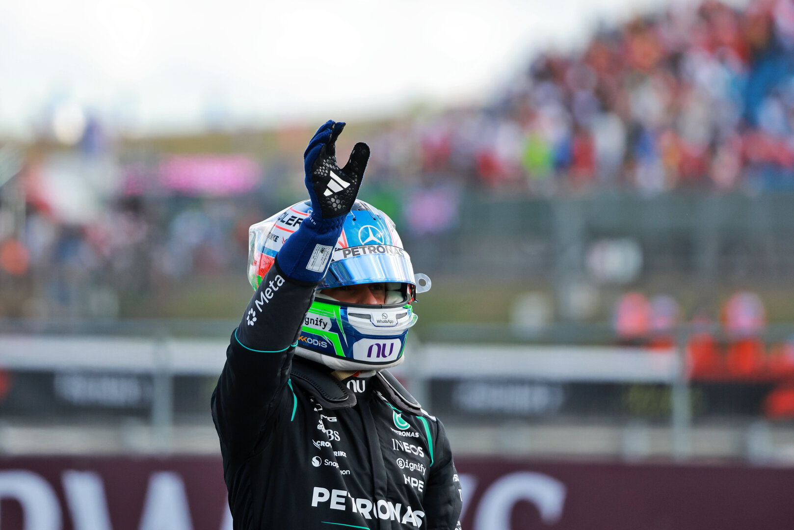 GP GRAN BRETAGNA, Andrea Kimi Antonelli (ITA) Mercedes AMG Formula One Team celebrates his pole position in qualifying parc ferme. 
04.07.2026. Formula 1 World Championship, Rd 9, British Grand Prix, Silverstone, England, Sprint e Qualifiche Day.
- www.xpbimages.com, EMail: requests@xpbimages.com © Copyright: Charniaux / XPB Images