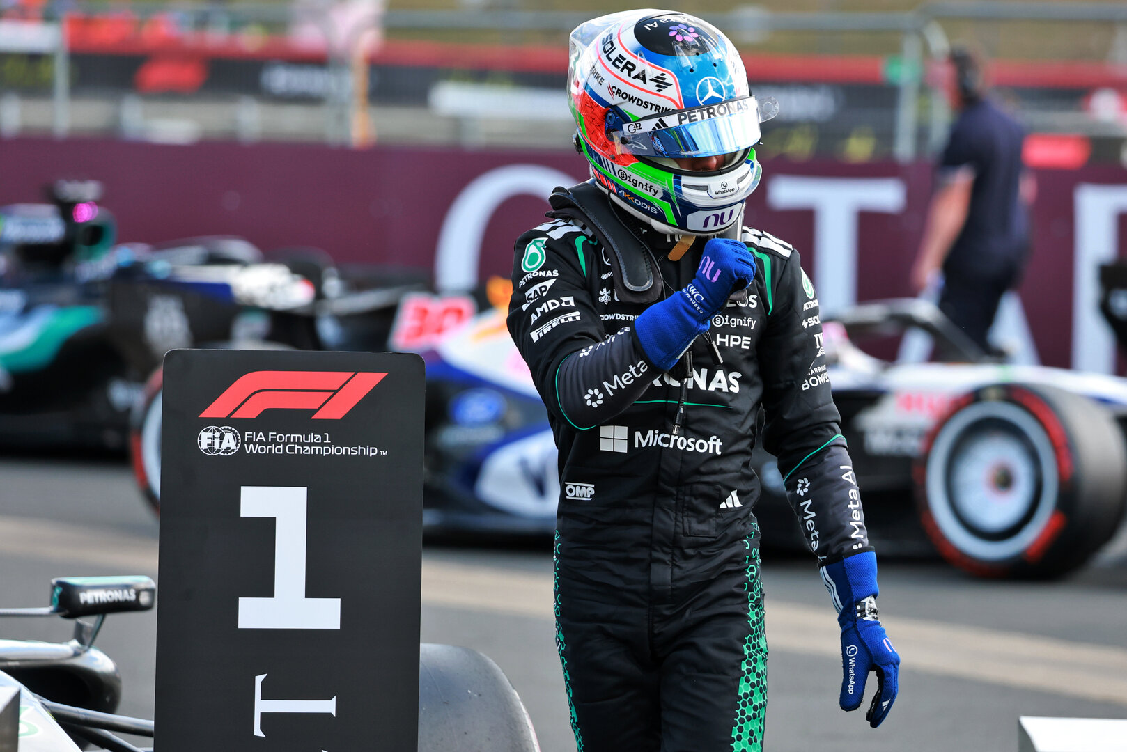 GP GRAN BRETAGNA, Andrea Kimi Antonelli (ITA) Mercedes AMG Formula One Team celebrates his pole position in qualifying parc ferme. 
04.07.2026. Formula 1 World Championship, Rd 9, British Grand Prix, Silverstone, England, Sprint e Qualifiche Day.
- www.xpbimages.com, EMail: requests@xpbimages.com © Copyright: Charniaux / XPB Images