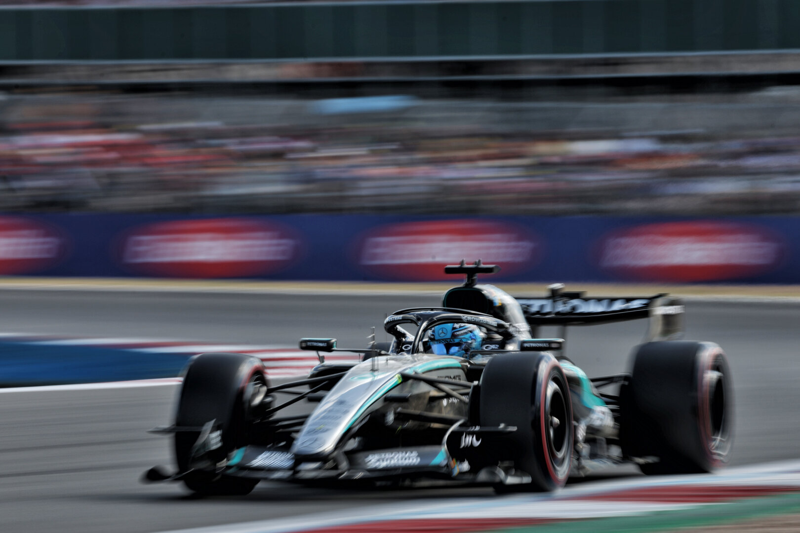 GP GRAN BRETAGNA, George Russell (GBR) Mercedes AMG Formula One Team W17.
04.07.2026. Formula 1 World Championship, Rd 9, British Grand Prix, Silverstone, England, Sprint e Qualifiche Day.
- www.xpbimages.com, EMail: requests@xpbimages.com © Copyright: Dunbar / XPB Images