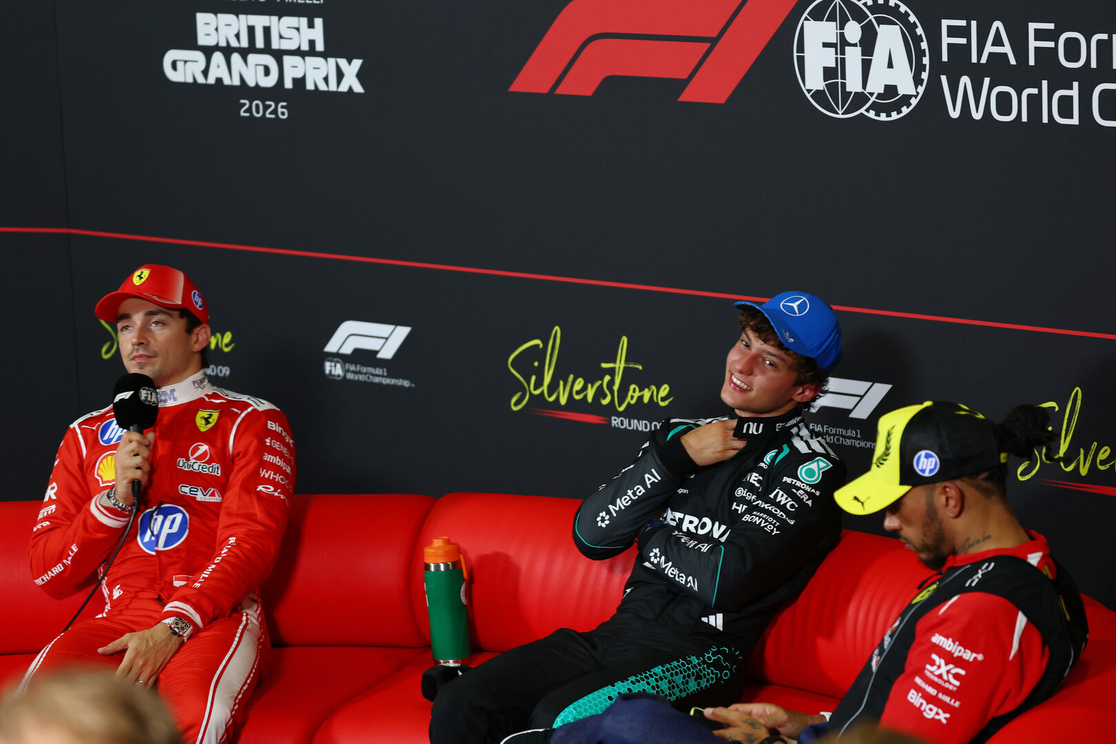 GP GRAN BRETAGNA, (L to R): Charles Leclerc (MON) Ferrari; Andrea Kimi Antonelli (ITA) Mercedes AMG Formula One Team; e Lewis Hamilton (GBR) Ferrari,  in the post qualifying FIA Press Conference.
04.07.2026. Formula 1 World Championship, Rd 9, British Grand Prix, Silverstone, England, Sprint e Qualifiche Day.
- www.xpbimages.com, EMail: requests@xpbimages.com © Copyright: Bearne / XPB Images