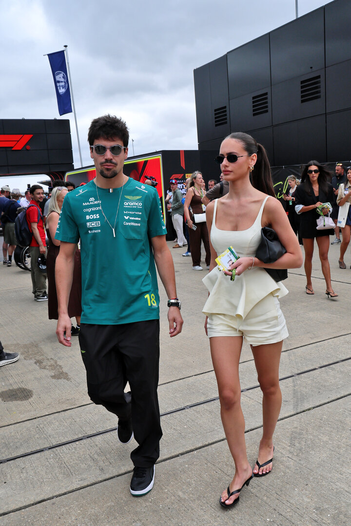 GP GRAN BRETAGNA, (L to R): Lance Stroll (CDN) Aston Martin F1 Team with Domenica Yael Shelbia (ISR).
05.07.2026. Formula 1 World Championship, Rd 9, British Grand Prix, Silverstone, England, Gara Day.
- www.xpbimages.com, EMail: requests@xpbimages.com © Copyright: Batchelor / XPB Images