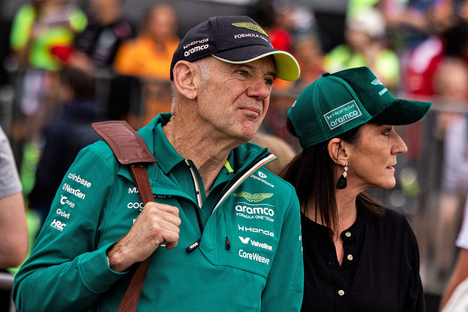 GP GRAN BRETAGNA, Adrian Newey (GBR) Aston Martin F1 Team, Team Principal with sua moglie Amanda Newey (GBR).
05.07.2026. Formula 1 World Championship, Rd 9, British Grand Prix, Silverstone, England, Gara Day.
 - www.xpbimages.com, EMail: requests@xpbimages.com © Copyright: Denny / XPB Images
