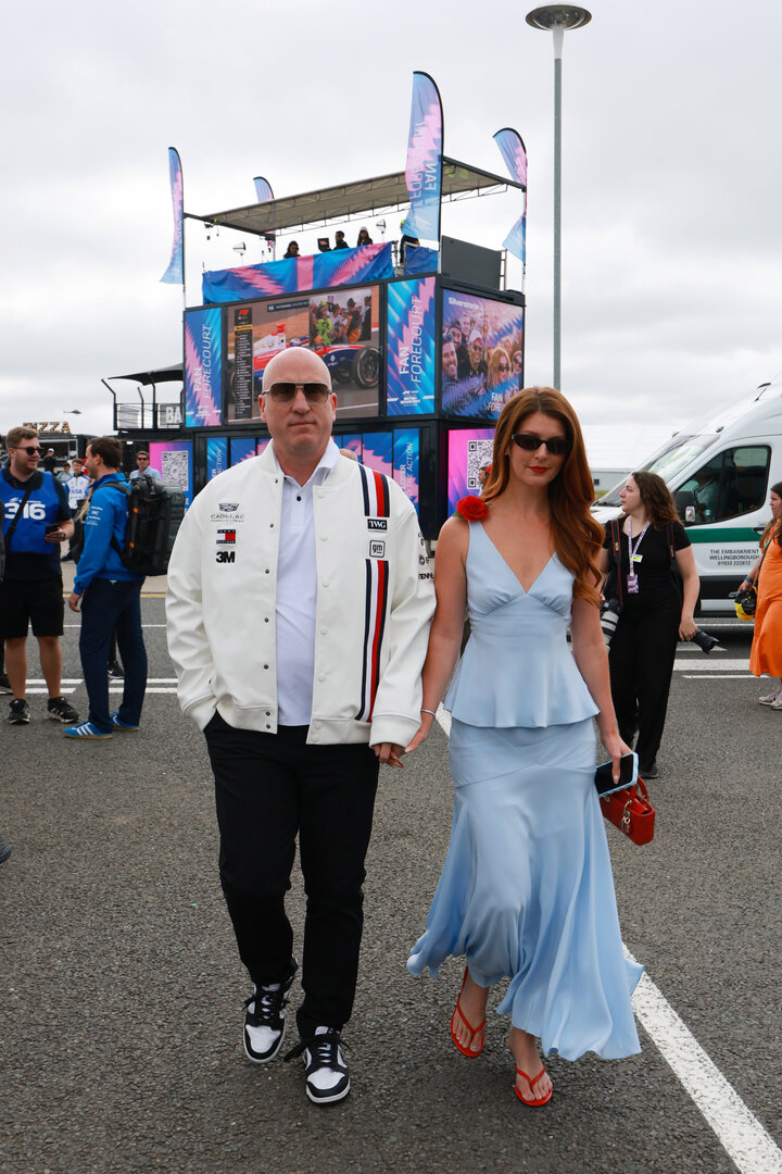 GP GRAN BRETAGNA, (L to R): Graeme Lowdon (GBR) Cadillac Formula 1 Team, Team Principal with Cassidy Towriss (USA).
05.07.2026. Formula 1 World Championship, Rd 9, British Grand Prix, Silverstone, England, Gara Day.
- www.xpbimages.com, EMail: requests@xpbimages.com © Copyright: Moy / XPB Images