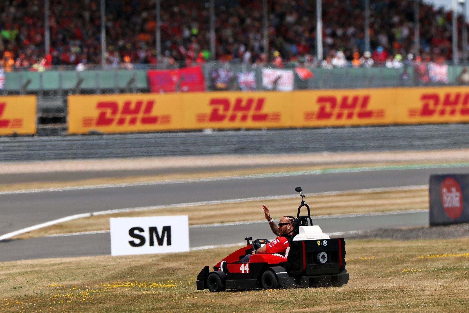 GP GRAN BRETAGNA, Lewis Hamilton (GBR) Ferrari in a Lego kart on the drivers' parade. 
05.07.2026. Formula 1 World Championship, Rd 9, British Grand Prix, Silverstone, England, Gara Day.
- www.xpbimages.com, EMail: requests@xpbimages.com © Copyright: Charniaux / XPB Images