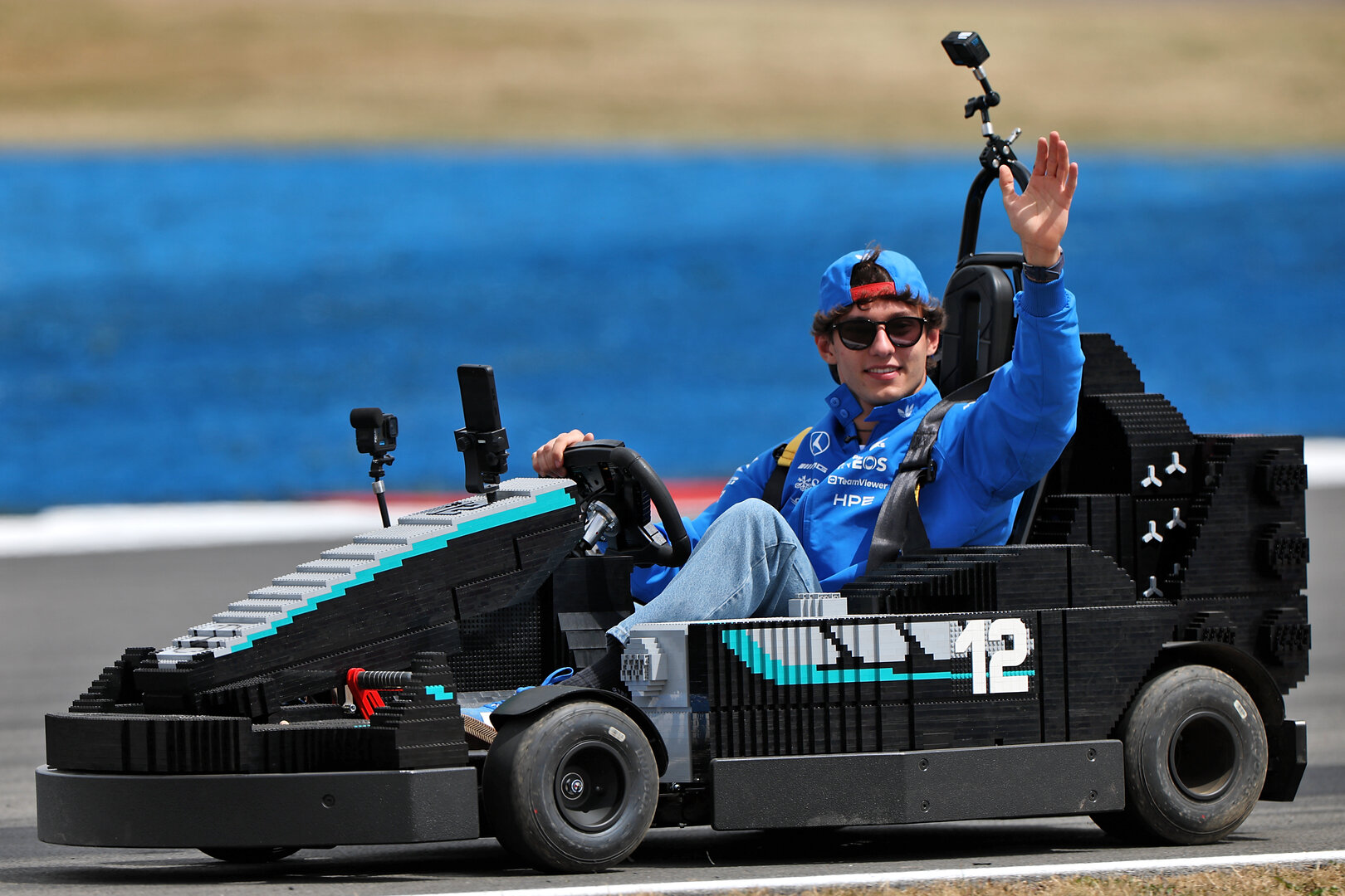 GP GRAN BRETAGNA, Andrea Kimi Antonelli (ITA) Mercedes AMG Formula One Team in a Lego kart on the drivers' parade.
05.07.2026. Formula 1 World Championship, Rd 9, British Grand Prix, Silverstone, England, Gara Day.
- www.xpbimages.com, EMail: requests@xpbimages.com © Copyright: Charniaux / XPB Images