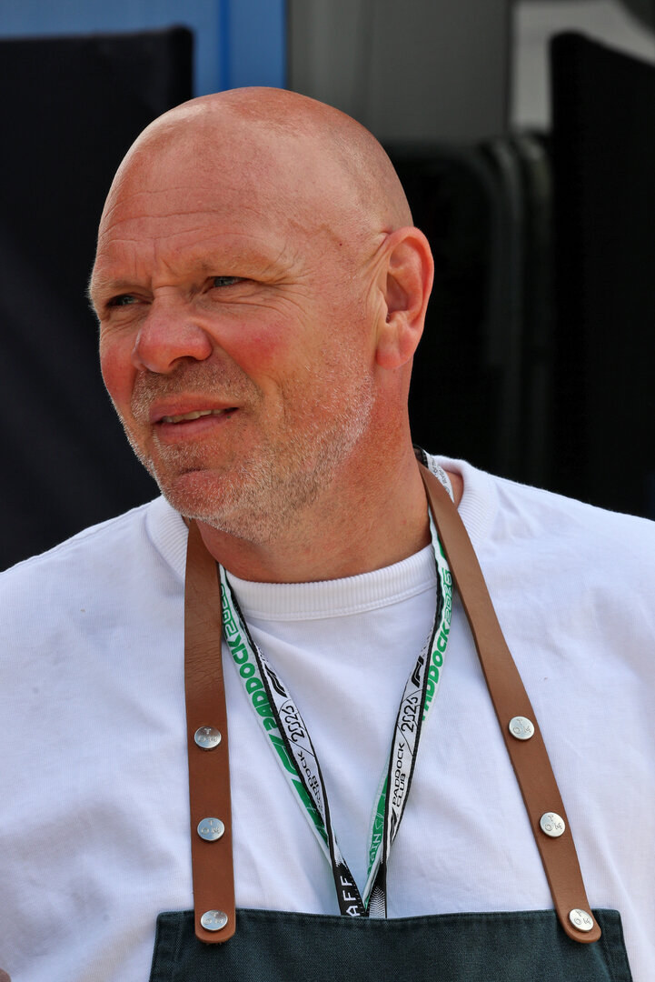 GP GRAN BRETAGNA, Tom Kerridge (GBR) Chef.
05.07.2026. Formula 1 World Championship, Rd 9, British Grand Prix, Silverstone, England, Gara Day.
- www.xpbimages.com, EMail: requests@xpbimages.com © Copyright: Batchelor / XPB Images