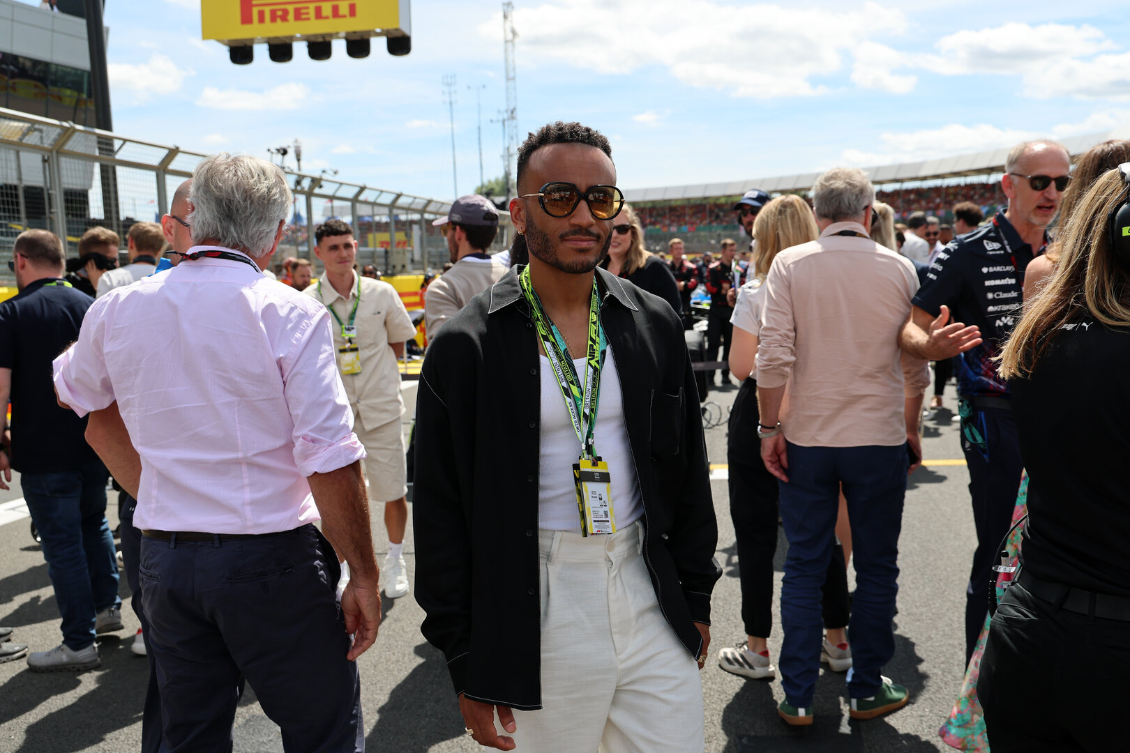 GP GRAN BRETAGNA, Munya Chawawa (GBR) Comedian on the grid.
05.07.2026. Formula 1 World Championship, Rd 9, British Grand Prix, Silverstone, England, Gara Day.
- www.xpbimages.com, EMail: requests@xpbimages.com © Copyright: Batchelor / XPB Images