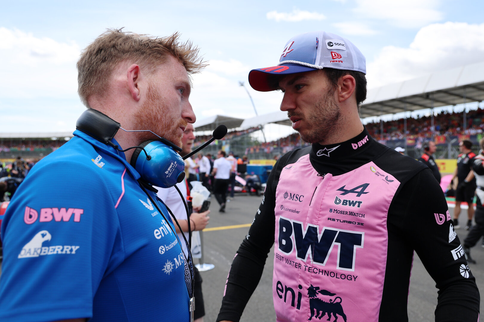 GP GRAN BRETAGNA, (L to R): Josh Peckett (GBR) Alpine F1 Team Gara Engineer with Pierre Gasly (FRA) Alpine F1 Team on the grid.
05.07.2026. Formula 1 World Championship, Rd 9, British Grand Prix, Silverstone, England, Gara Day.
- www.xpbimages.com, EMail: requests@xpbimages.com © Copyright: Batchelor / XPB Images