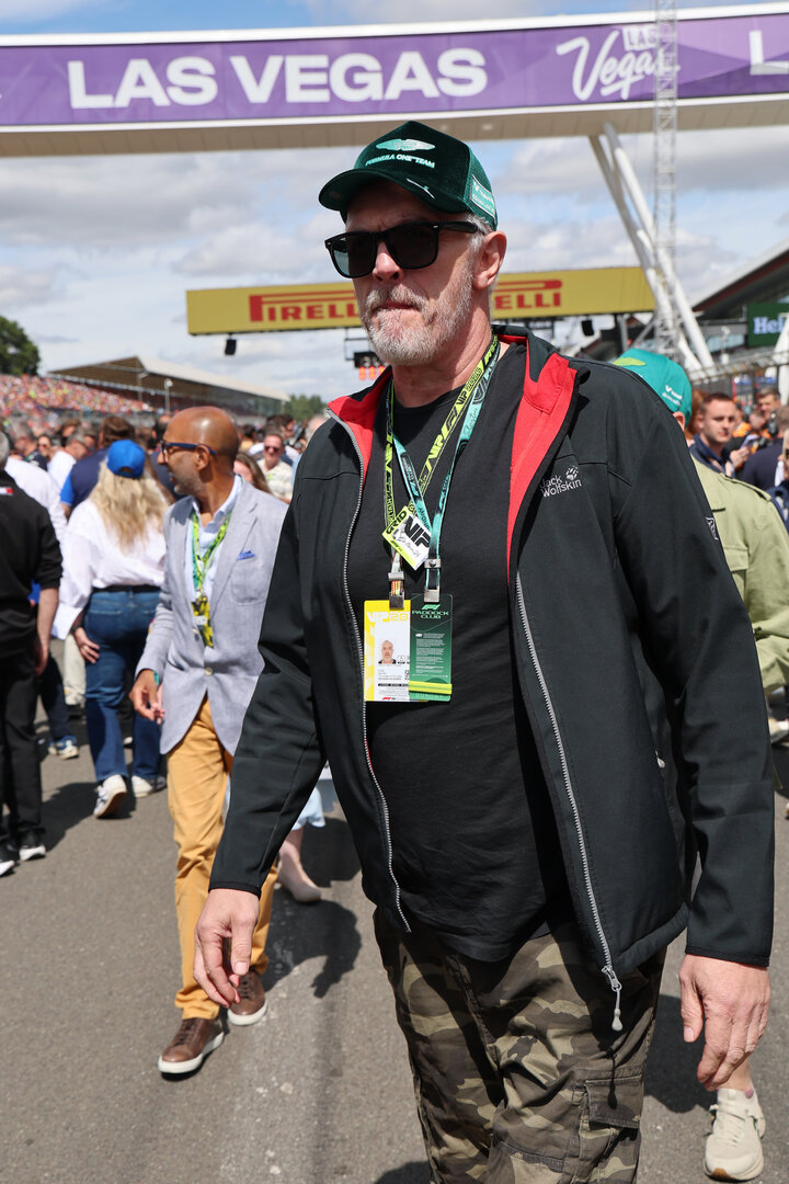 GP GRAN BRETAGNA, Greg Davies (GBR) Actor on the grid.
05.07.2026. Formula 1 World Championship, Rd 9, British Grand Prix, Silverstone, England, Gara Day.
- www.xpbimages.com, EMail: requests@xpbimages.com © Copyright: Batchelor / XPB Images