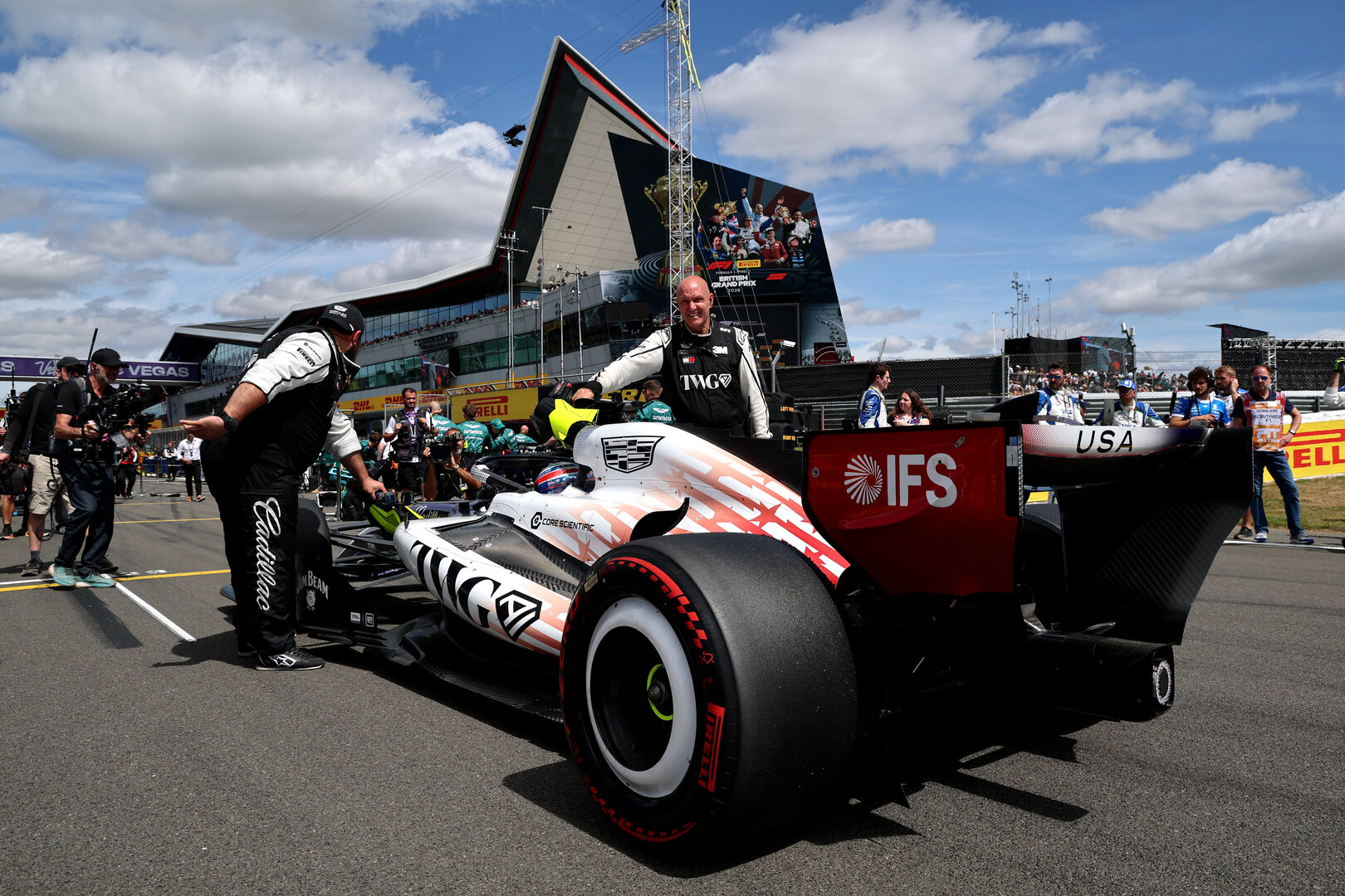GP GRAN BRETAGNA, Sergio Perez (MEX) Cadillac Formula 1 Team MAC-26 on the grid.
05.07.2026. Formula 1 World Championship, Rd 9, British Grand Prix, Silverstone, England, Gara Day.
- www.xpbimages.com, EMail: requests@xpbimages.com © Copyright: Batchelor / XPB Images