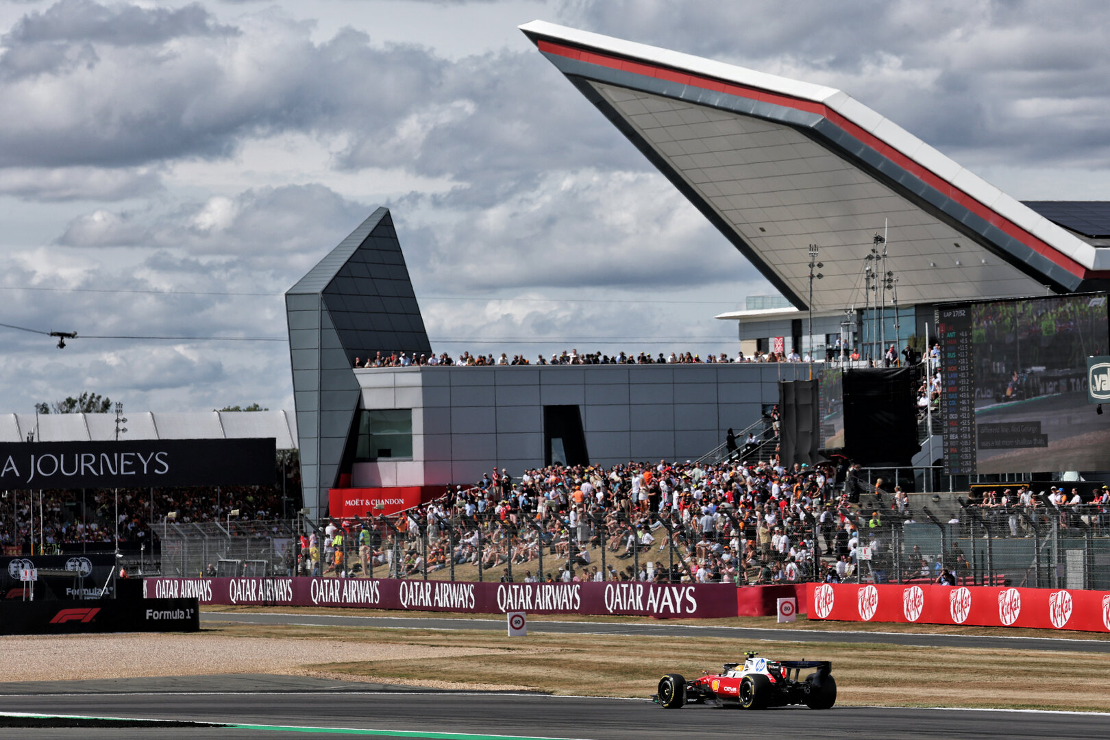 GP GRAN BRETAGNA, Lewis Hamilton (GBR) Ferrari SF-26.
05.07.2026. Formula 1 World Championship, Rd 9, British Grand Prix, Silverstone, England, Gara Day.
- www.xpbimages.com, EMail: requests@xpbimages.com © Copyright: Bearne / XPB Images