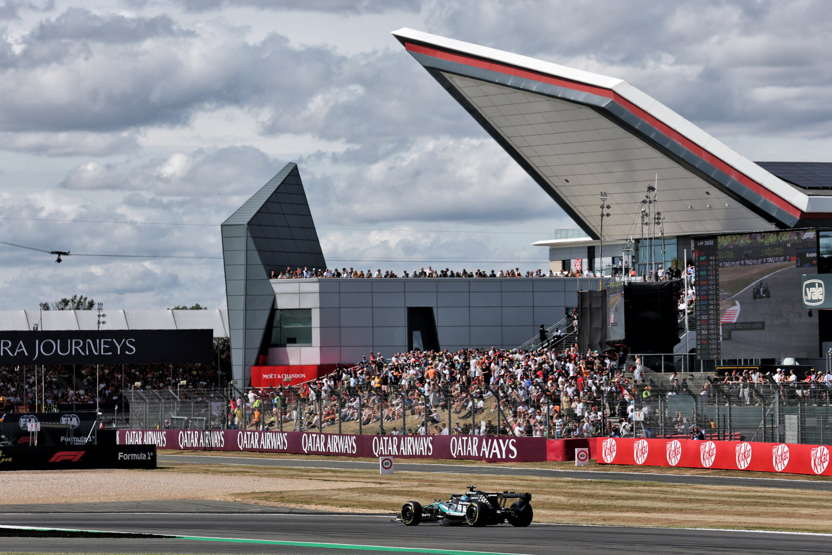 GP GRAN BRETAGNA, George Russell (GBR) Mercedes AMG Formula One Team W17.
05.07.2026. Formula 1 World Championship, Rd 9, British Grand Prix, Silverstone, England, Gara Day.
- www.xpbimages.com, EMail: requests@xpbimages.com © Copyright: Bearne / XPB Images