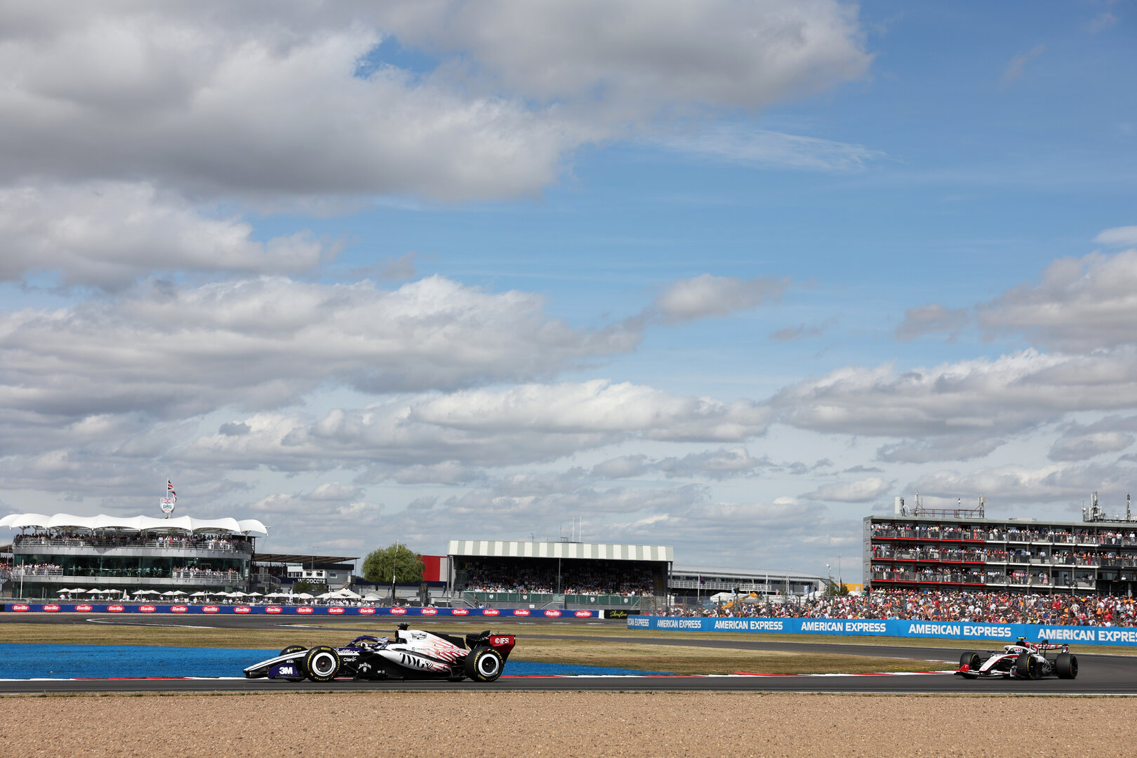 GP GRAN BRETAGNA, Sergio Perez (MEX) Cadillac Formula 1 Team MAC-26.
05.07.2026. Formula 1 World Championship, Rd 9, British Grand Prix, Silverstone, England, Gara Day.
- www.xpbimages.com, EMail: requests@xpbimages.com © Copyright: Bearne / XPB Images