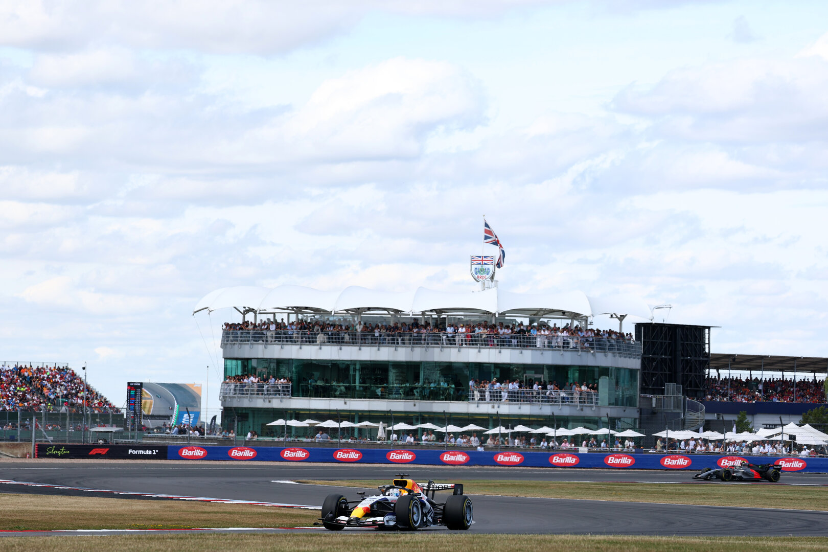 GP GRAN BRETAGNA, Arvid Lindblad (GBR) Racing Bulls Formula One Team VCARB 03.
05.07.2026. Formula 1 World Championship, Rd 9, British Grand Prix, Silverstone, England, Gara Day.
- www.xpbimages.com, EMail: requests@xpbimages.com © Copyright: Bearne / XPB Images