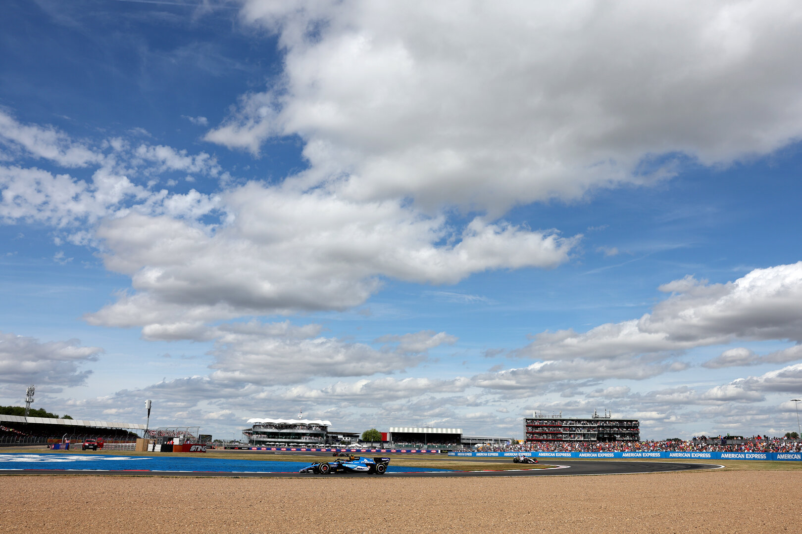 GP GRAN BRETAGNA, Carlos Sainz (ESP) Williams F1 Team FW48.
05.07.2026. Formula 1 World Championship, Rd 9, British Grand Prix, Silverstone, England, Gara Day.
- www.xpbimages.com, EMail: requests@xpbimages.com © Copyright: Bearne / XPB Images