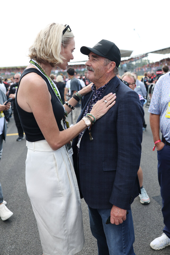 GP GRAN BRETAGNA, (L to R): Jodie Kidd (GBR) with Nigel Mansell (GBR) on the grid.
05.07.2026. Formula 1 World Championship, Rd 9, British Grand Prix, Silverstone, England, Gara Day.
- www.xpbimages.com, EMail: requests@xpbimages.com © Copyright: Bearne / XPB Images