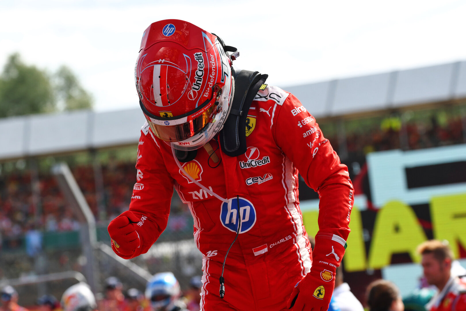 GP GRAN BRETAGNA, Gara winner Charles Leclerc (MON) Ferrari celebrates in parc ferme.
05.07.2026. Formula 1 World Championship, Rd 9, British Grand Prix, Silverstone, England, Gara Day.
- www.xpbimages.com, EMail: requests@xpbimages.com © Copyright: Bearne / XPB Images