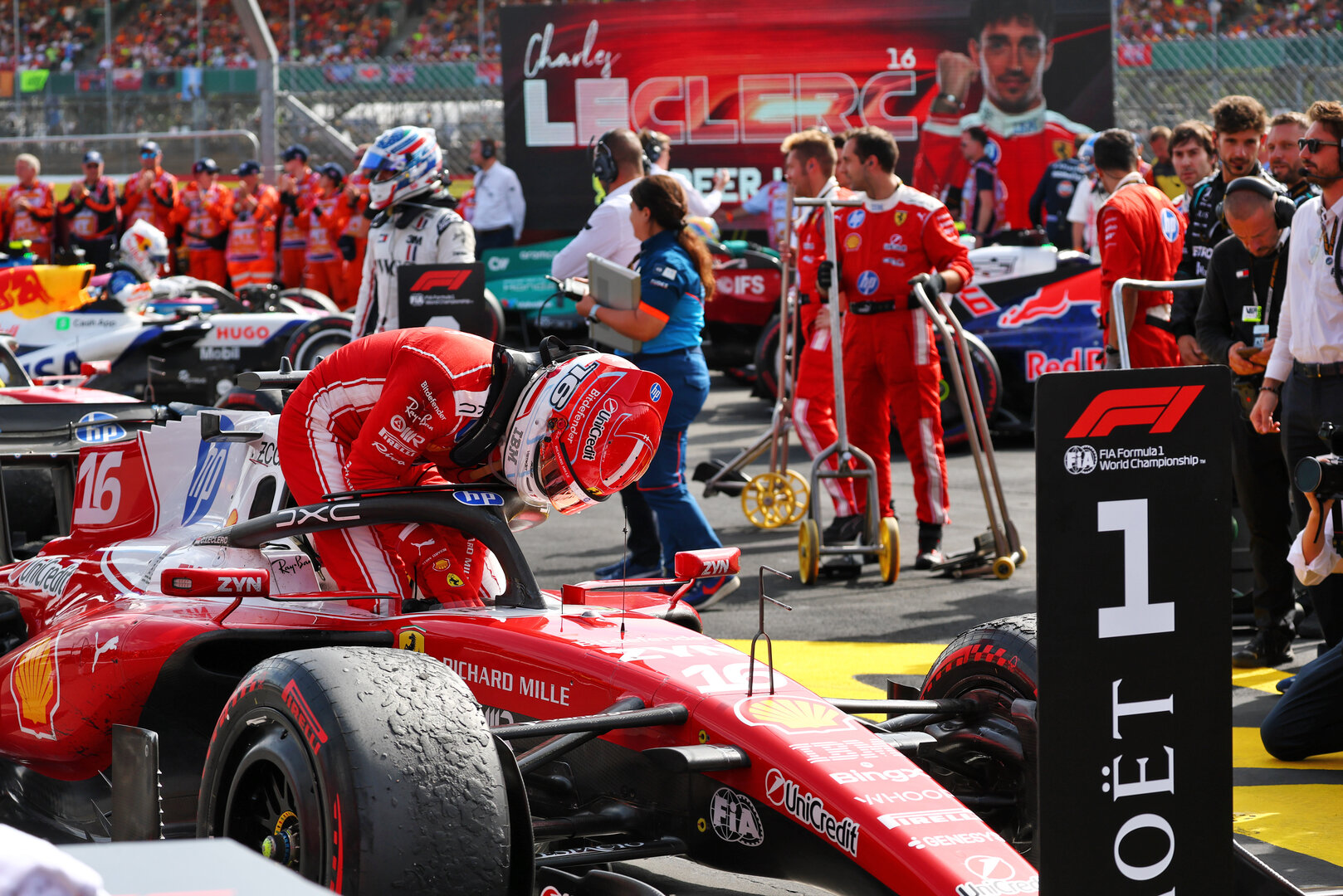 GP GRAN BRETAGNA, Gara winner Charles Leclerc (MON) Ferrari SF-26 celebrates in parc ferme.
05.07.2026. Formula 1 World Championship, Rd 9, British Grand Prix, Silverstone, England, Gara Day.
- www.xpbimages.com, EMail: requests@xpbimages.com © Copyright: Bearne / XPB Images