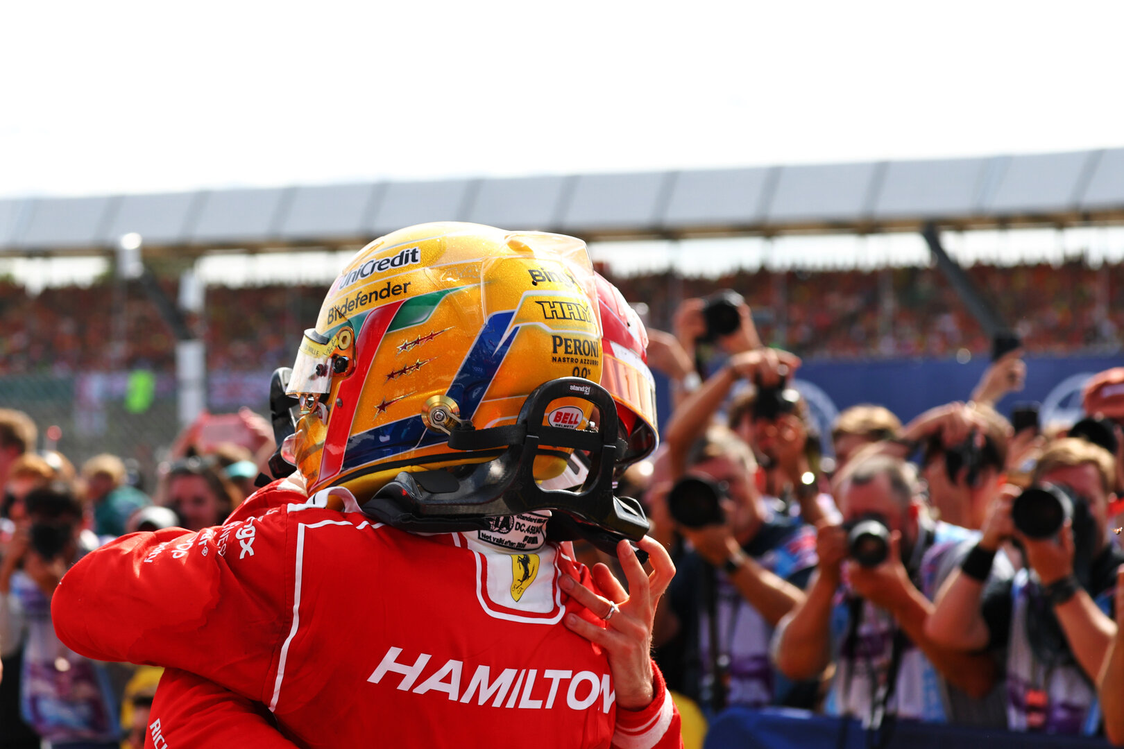 GP GRAN BRETAGNA, Gara winner Charles Leclerc (MON) Ferrari celebrates with third placed team mate Lewis Hamilton (GBR) Ferrari in parc ferme.
05.07.2026. Formula 1 World Championship, Rd 9, British Grand Prix, Silverstone, England, Gara Day.
- www.xpbimages.com, EMail: requests@xpbimages.com © Copyright: Bearne / XPB Images