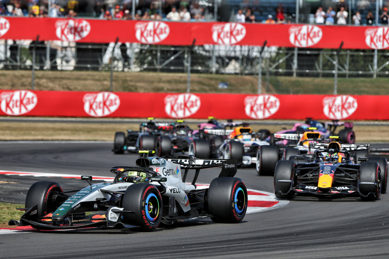GP GRAN BRETAGNA, Lando Norris (GBR) McLaren F1 Team MCL40 at the end of the race.
05.07.2026. Formula 1 World Championship, Rd 9, British Grand Prix, Silverstone, England, Gara Day.
- www.xpbimages.com, EMail: requests@xpbimages.com © Copyright: Dunbar / XPB Images