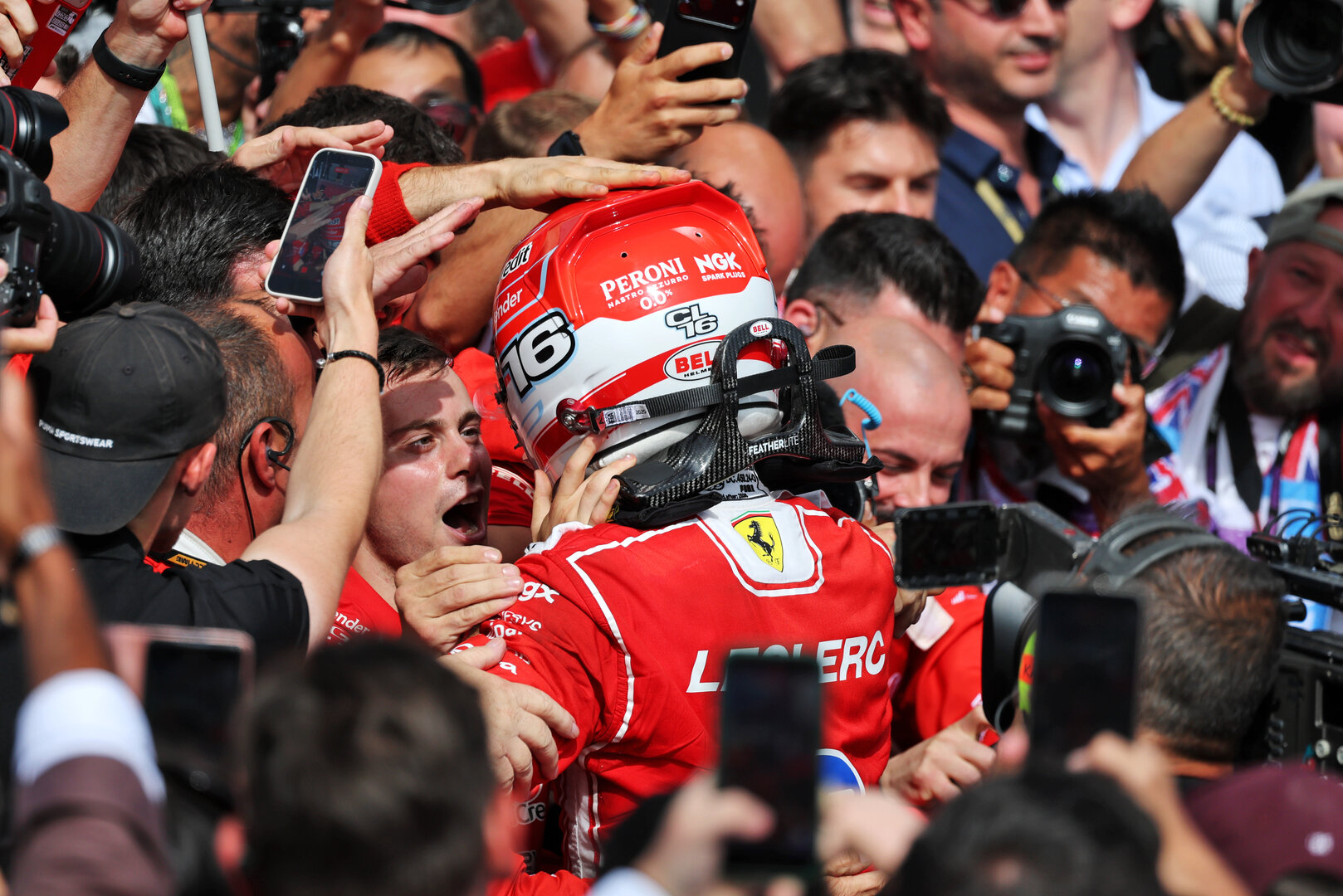 GP GRAN BRETAGNA, Gara winner Charles Leclerc (MON) Ferrari celebrates in parc ferme.
05.07.2026. Formula 1 World Championship, Rd 9, British Grand Prix, Silverstone, England, Gara Day.
- www.xpbimages.com, EMail: requests@xpbimages.com © Copyright: Moy / XPB Images