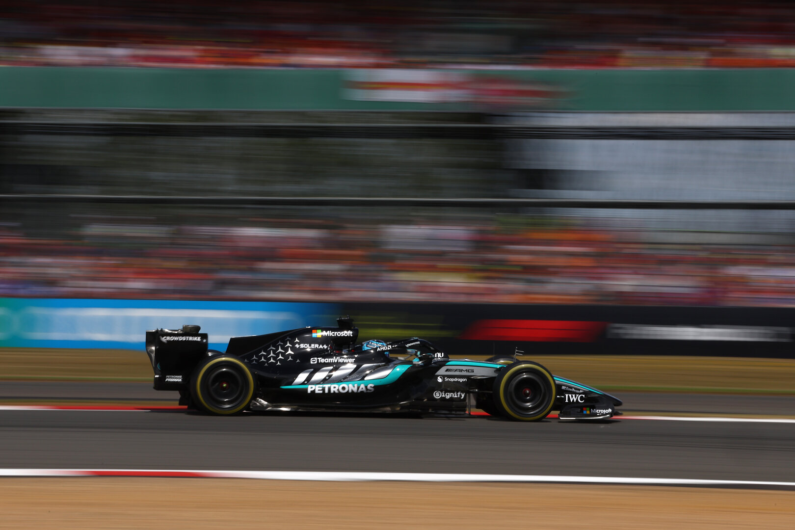 GP GRAN BRETAGNA, George Russell (GBR) Mercedes AMG Formula One Team W17.
05.07.2026. Formula 1 World Championship, Rd 9, British Grand Prix, Silverstone, England, Gara Day.
 - www.xpbimages.com, EMail: requests@xpbimages.com © Copyright: Patching / XPB Images