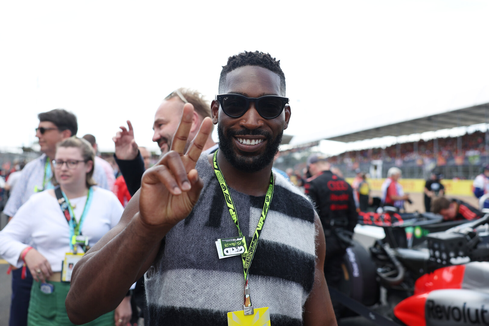 GP GRAN BRETAGNA, Tinie Tempah (GBR) Rapper on the grid.
05.07.2026. Formula 1 World Championship, Rd 9, British Grand Prix, Silverstone, England, Gara Day.
- www.xpbimages.com, EMail: requests@xpbimages.com © Copyright: Bearne / XPB Images