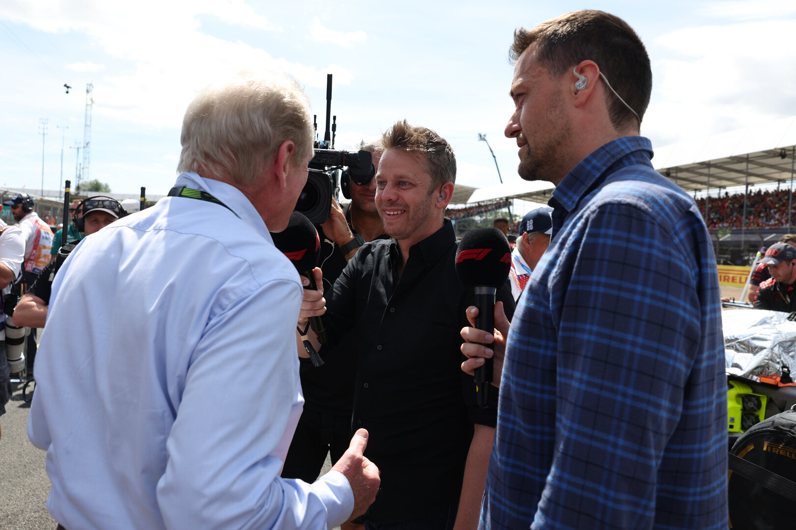 GP GRAN BRETAGNA, (L to R): Jonathan Palmer (GBR) MotorSport Vision (MSV) Chief Executive with Alex Brundle (GBR) F1 Digital Presenter e Jonathan Palmer (GBR) F1 Digital Presenter on the grid.
05.07.2026. Formula 1 World Championship, Rd 9, British Grand Prix, Silverstone, England, Gara Day.
- www.xpbimages.com, EMail: requests@xpbimages.com © Copyright: Bearne / XPB Images