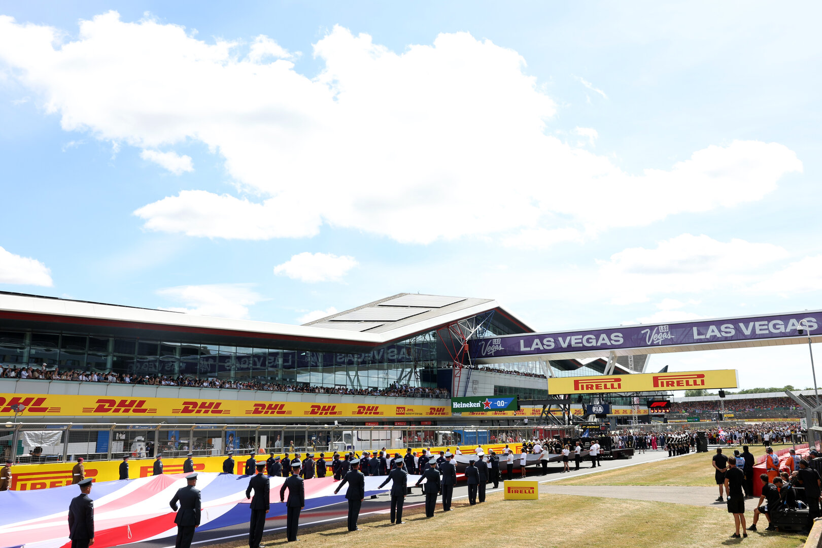GP GRAN BRETAGNA, griglia Atmosfera.
05.07.2026. Formula 1 World Championship, Rd 9, British Grand Prix, Silverstone, England, Gara Day.
- www.xpbimages.com, EMail: requests@xpbimages.com © Copyright: Bearne / XPB Images