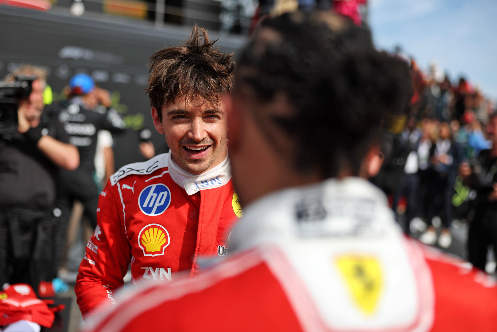 GP GRAN BRETAGNA, Gara winner Charles Leclerc (MON) Ferrari in parc ferme with team mate Lewis Hamilton (GBR) Ferrari.
05.07.2026. Formula 1 World Championship, Rd 9, British Grand Prix, Silverstone, England, Gara Day.
- www.xpbimages.com, EMail: requests@xpbimages.com © Copyright: Dunbar / XPB Images