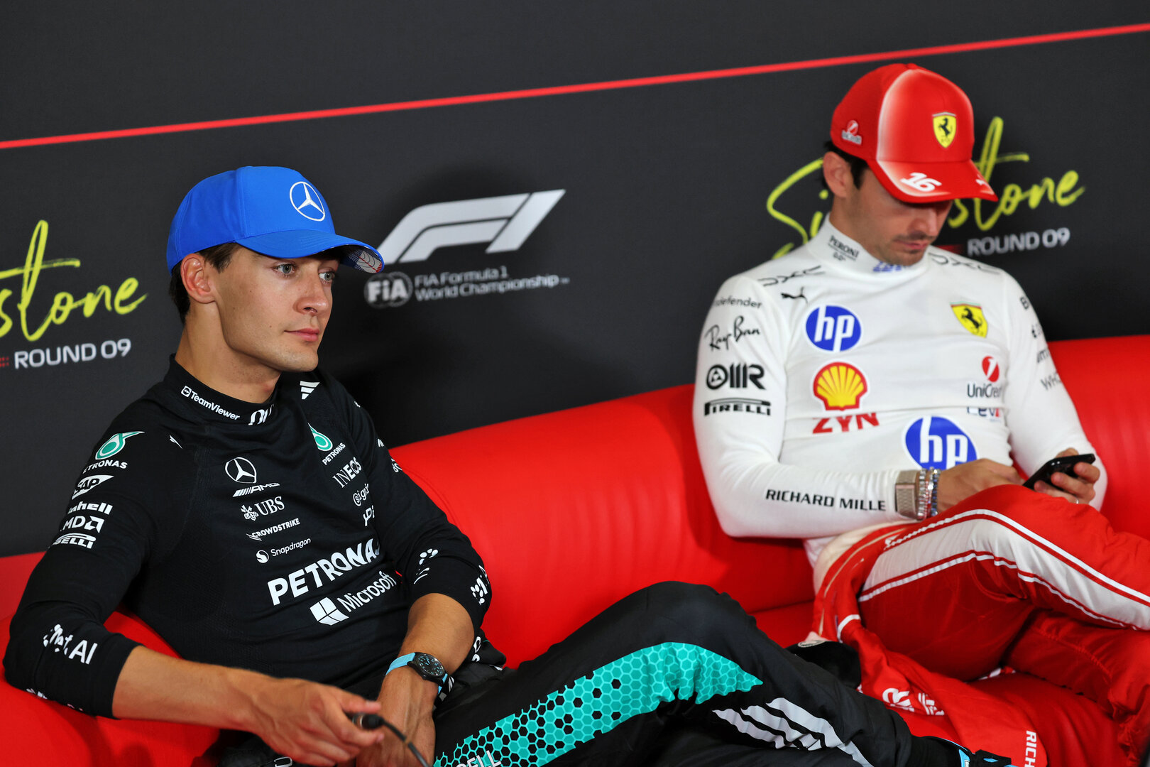 GP GRAN BRETAGNA, (L to R): George Russell (GBR) Mercedes AMG Formula One Team; e Charles Leclerc (MON) Ferrari in the post race FIA Press Conference.
05.07.2026. Formula 1 World Championship, Rd 9, British Grand Prix, Silverstone, England, Gara Day.
- www.xpbimages.com, EMail: requests@xpbimages.com © Copyright: Batchelor / XPB Images