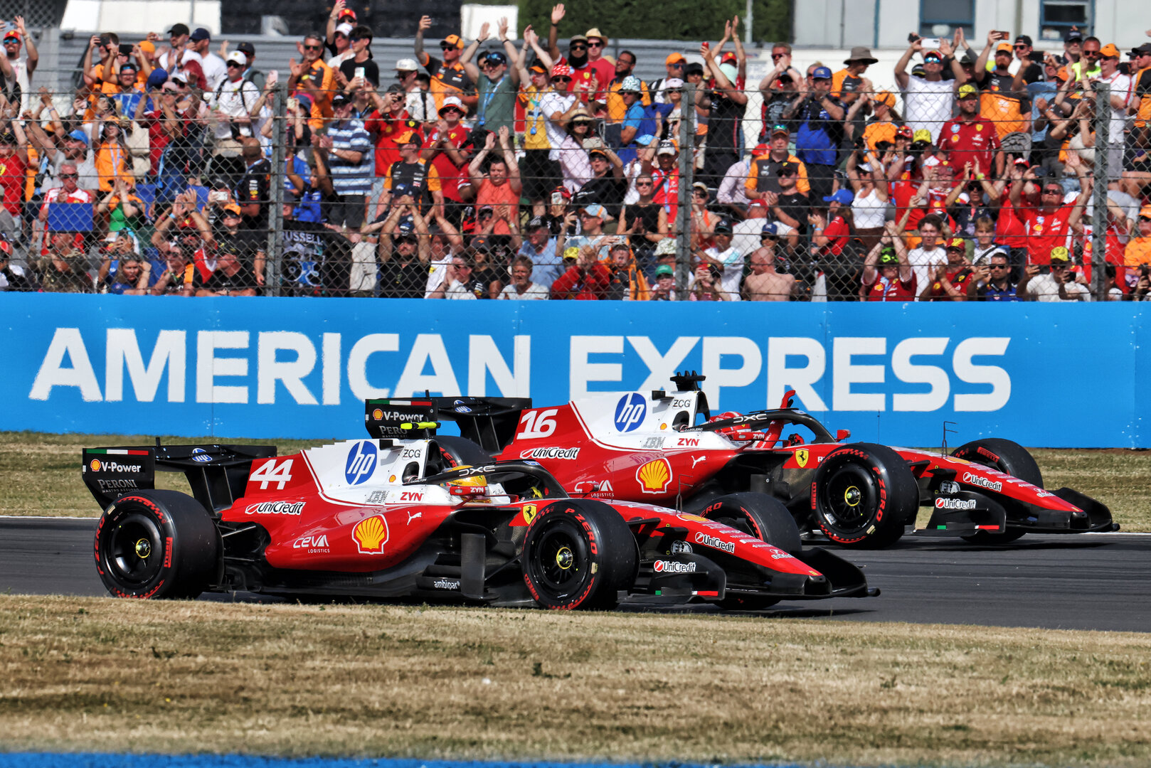 GP GRAN BRETAGNA, Gara winner Charles Leclerc (MON) Ferrari SF-26 e team mate Lewis Hamilton (GBR) Ferrari SF-26 celebrate at the end of the race.
05.07.2026. Formula 1 World Championship, Rd 9, British Grand Prix, Silverstone, England, Gara Day.
- www.xpbimages.com, EMail: requests@xpbimages.com © Copyright: Charniaux / XPB Images