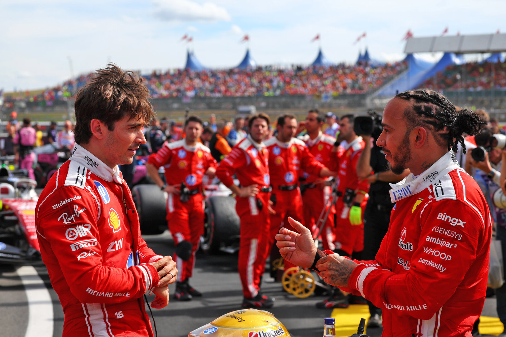 GP GRAN BRETAGNA, (L to R): Gara winner Charles Leclerc (MON) Ferrari in parc ferme with team mate Lewis Hamilton (GBR) Ferrari.
05.07.2026. Formula 1 World Championship, Rd 9, British Grand Prix, Silverstone, England, Gara Day.
 - www.xpbimages.com, EMail: requests@xpbimages.com © Copyright: Patching / XPB Images
