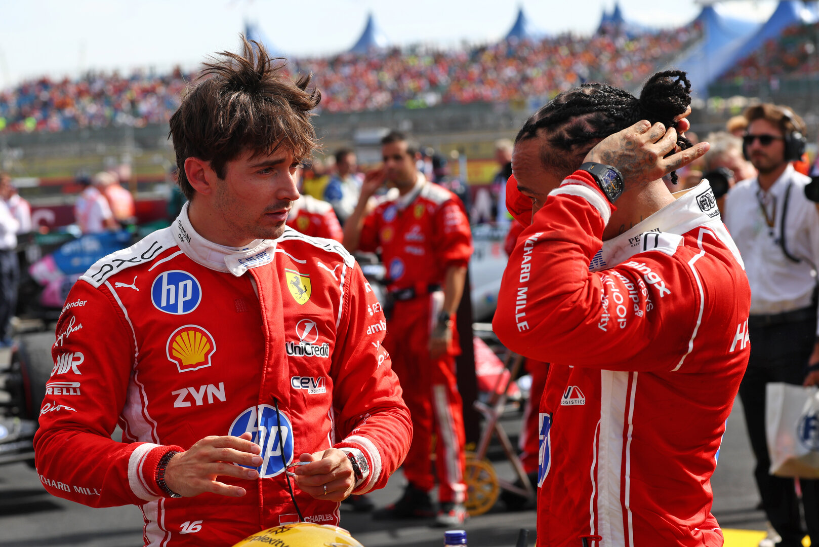 GP GRAN BRETAGNA, (L to R): Gara winner Charles Leclerc (MON) Ferrari in parc ferme with team mate Lewis Hamilton (GBR) Ferrari.
05.07.2026. Formula 1 World Championship, Rd 9, British Grand Prix, Silverstone, England, Gara Day.
- www.xpbimages.com, EMail: requests@xpbimages.com © Copyright: Patching / XPB Images