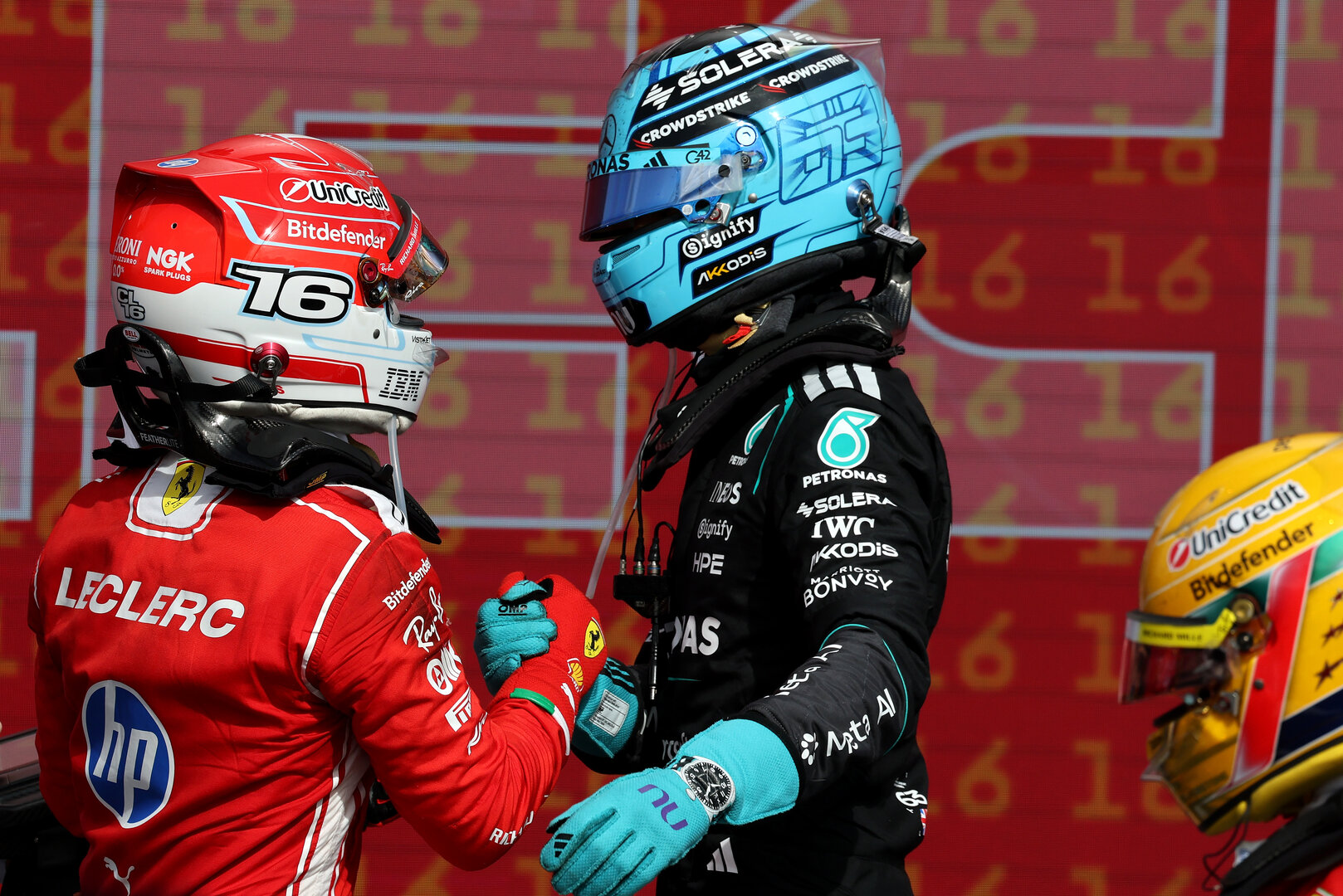 GP GRAN BRETAGNA, (L to R): Gara winner Charles Leclerc (MON) Ferrari celebrates with George Russell (GBR) Mercedes AMG Formula One Team in parc ferme.
05.07.2026. Formula 1 World Championship, Rd 9, British Grand Prix, Silverstone, England, Gara Day.
- www.xpbimages.com, EMail: requests@xpbimages.com © Copyright: Moy / XPB Images