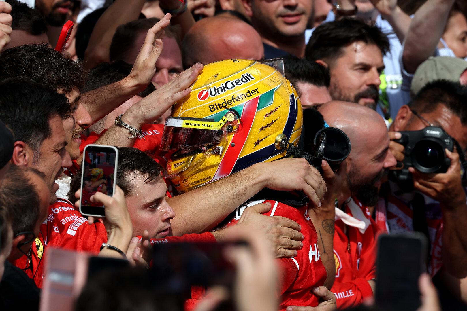 GP GRAN BRETAGNA, Lewis Hamilton (GBR) Ferrari celebrates his third position in parc ferme.
05.07.2026. Formula 1 World Championship, Rd 9, British Grand Prix, Silverstone, England, Gara Day.
- www.xpbimages.com, EMail: requests@xpbimages.com © Copyright: Moy / XPB Images
