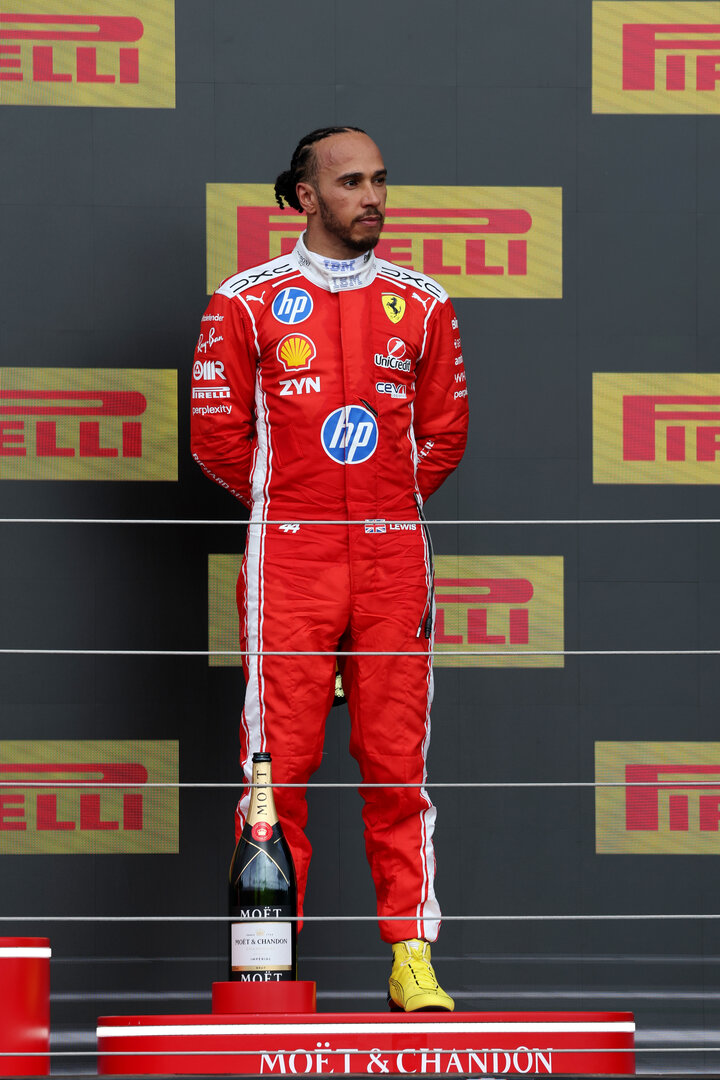 GP GRAN BRETAGNA, Lewis Hamilton (GBR) Ferrari, third position, on the podium.
05.07.2026. Formula 1 World Championship, Rd 9, British Grand Prix, Silverstone, England, Gara Day.
- www.xpbimages.com, EMail: requests@xpbimages.com © Copyright: Moy / XPB Images