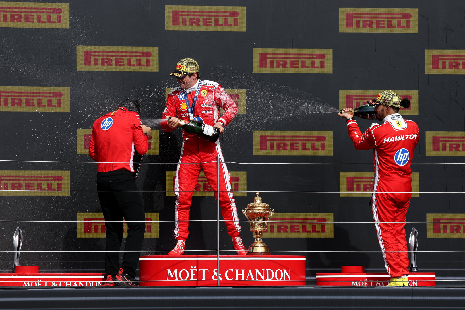 GP GRAN BRETAGNA, The podium (L to R): Bryan Bozzi (ITA) Ferrari Gara Engineer; Charles Leclerc (MON) Ferrari, vincitore; Lewis Hamilton (GBR) Ferrari, third,
05.07.2026. Formula 1 World Championship, Rd 9, British Grand Prix, Silverstone, England, Gara Day.
- www.xpbimages.com, EMail: requests@xpbimages.com © Copyright: Moy / XPB Images