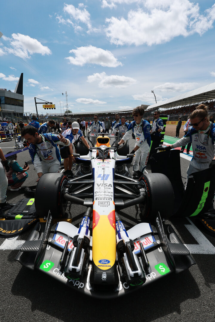 GP GRAN BRETAGNA, Arvid Lindblad (GBR) Racing Bulls Formula One Team VCARB 03 on the grid.
05.07.2026. Formula 1 World Championship, Rd 9, British Grand Prix, Silverstone, England, Gara Day.
- www.xpbimages.com, EMail: requests@xpbimages.com © Copyright: Moy / XPB Images