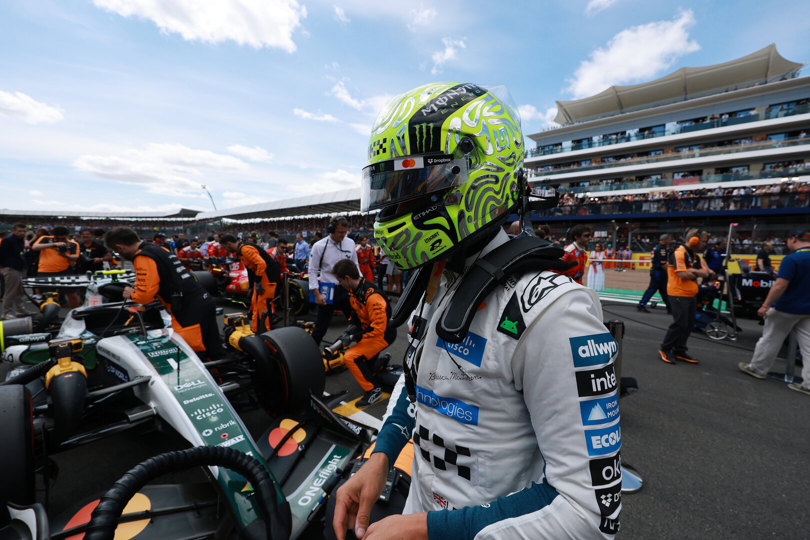 GP GRAN BRETAGNA, Lando Norris (GBR) McLaren F1 Team MCL40 on the grid.
05.07.2026. Formula 1 World Championship, Rd 9, British Grand Prix, Silverstone, England, Gara Day.
- www.xpbimages.com, EMail: requests@xpbimages.com © Copyright: Moy / XPB Images