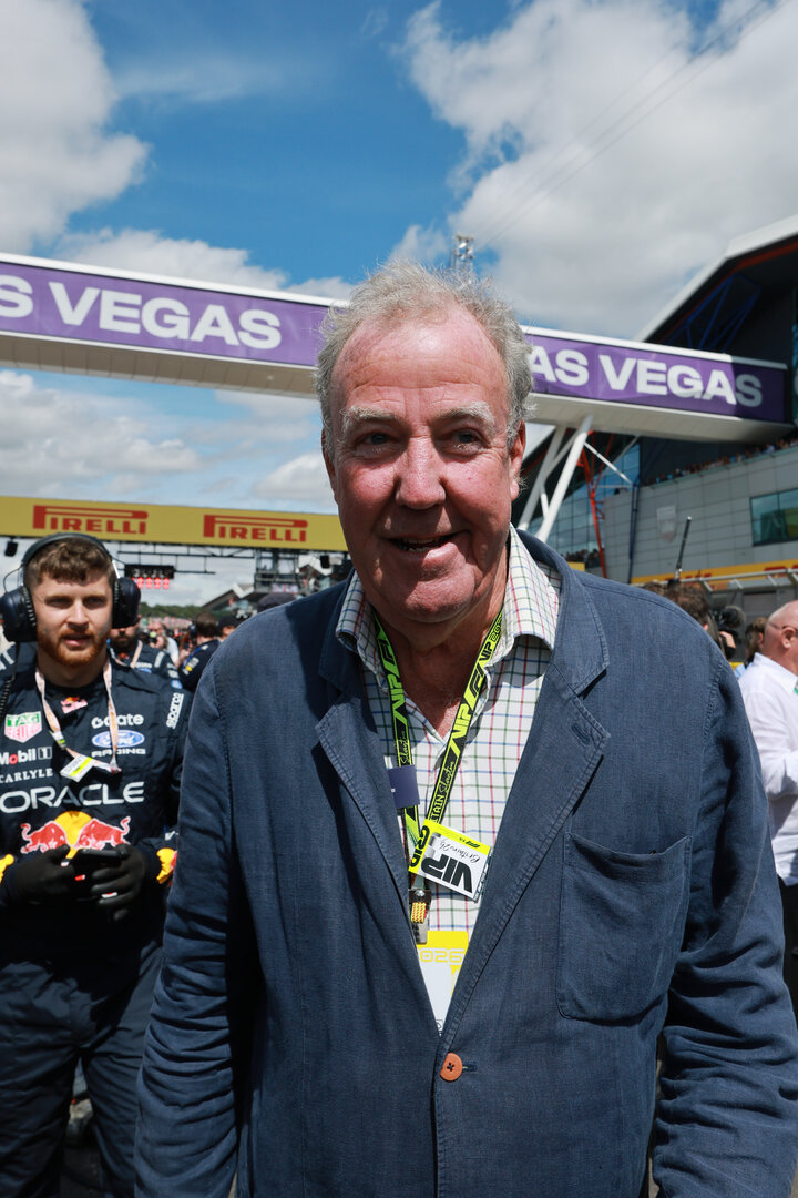 GP GRAN BRETAGNA, Jeremy Clarkson (GBR) on the grid.
05.07.2026. Formula 1 World Championship, Rd 9, British Grand Prix, Silverstone, England, Gara Day.
- www.xpbimages.com, EMail: requests@xpbimages.com © Copyright: Moy / XPB Images