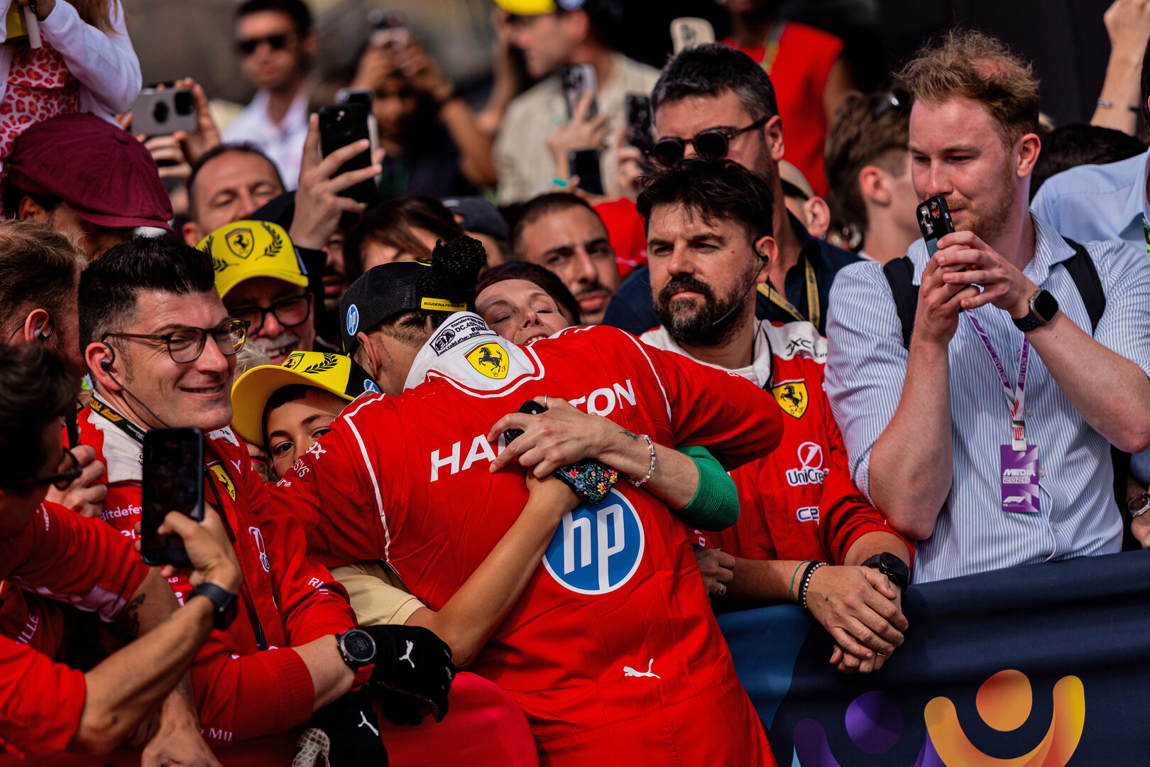 GP GRAN BRETAGNA, Lewis Hamilton (GBR) Ferrari celebrates his third position in parc ferme.
05.07.2026. Formula 1 World Championship, Rd 9, British Grand Prix, Silverstone, England, Gara Day.
 - www.xpbimages.com, EMail: requests@xpbimages.com © Copyright: Denny / XPB Images