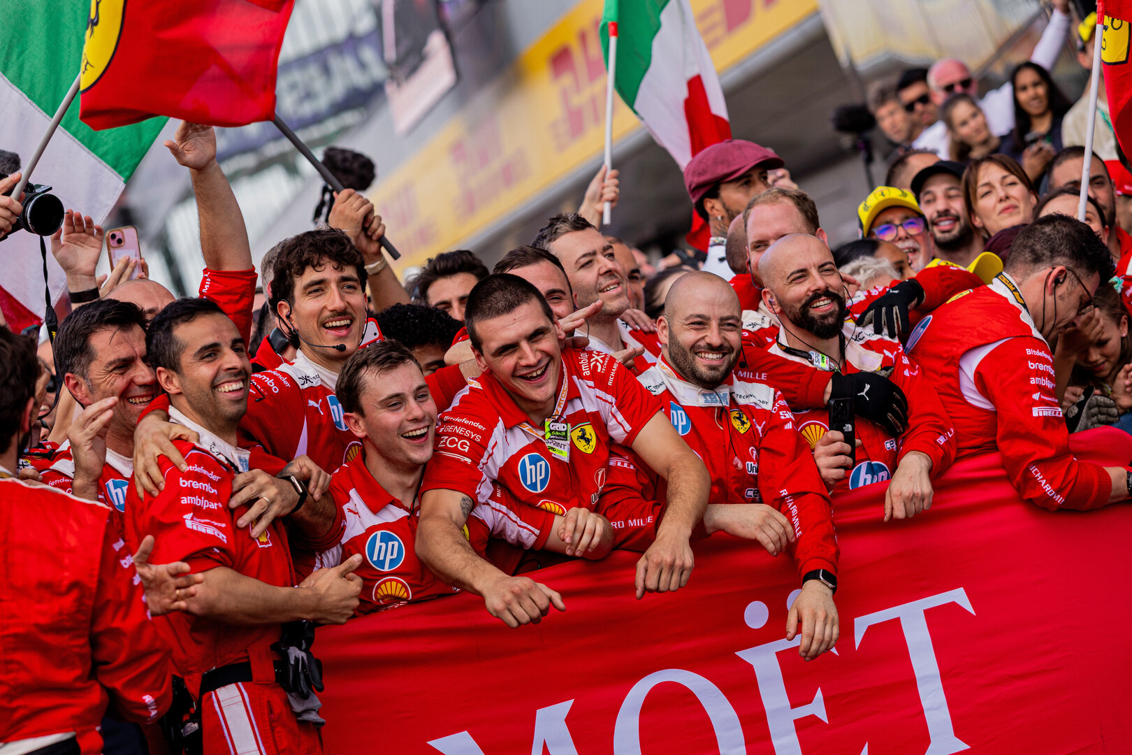 GP GRAN BRETAGNA, Ferrari celebrate in parc ferme.
05.07.2026. Formula 1 World Championship, Rd 9, British Grand Prix, Silverstone, England, Gara Day.
 - www.xpbimages.com, EMail: requests@xpbimages.com © Copyright: Denny / XPB Images