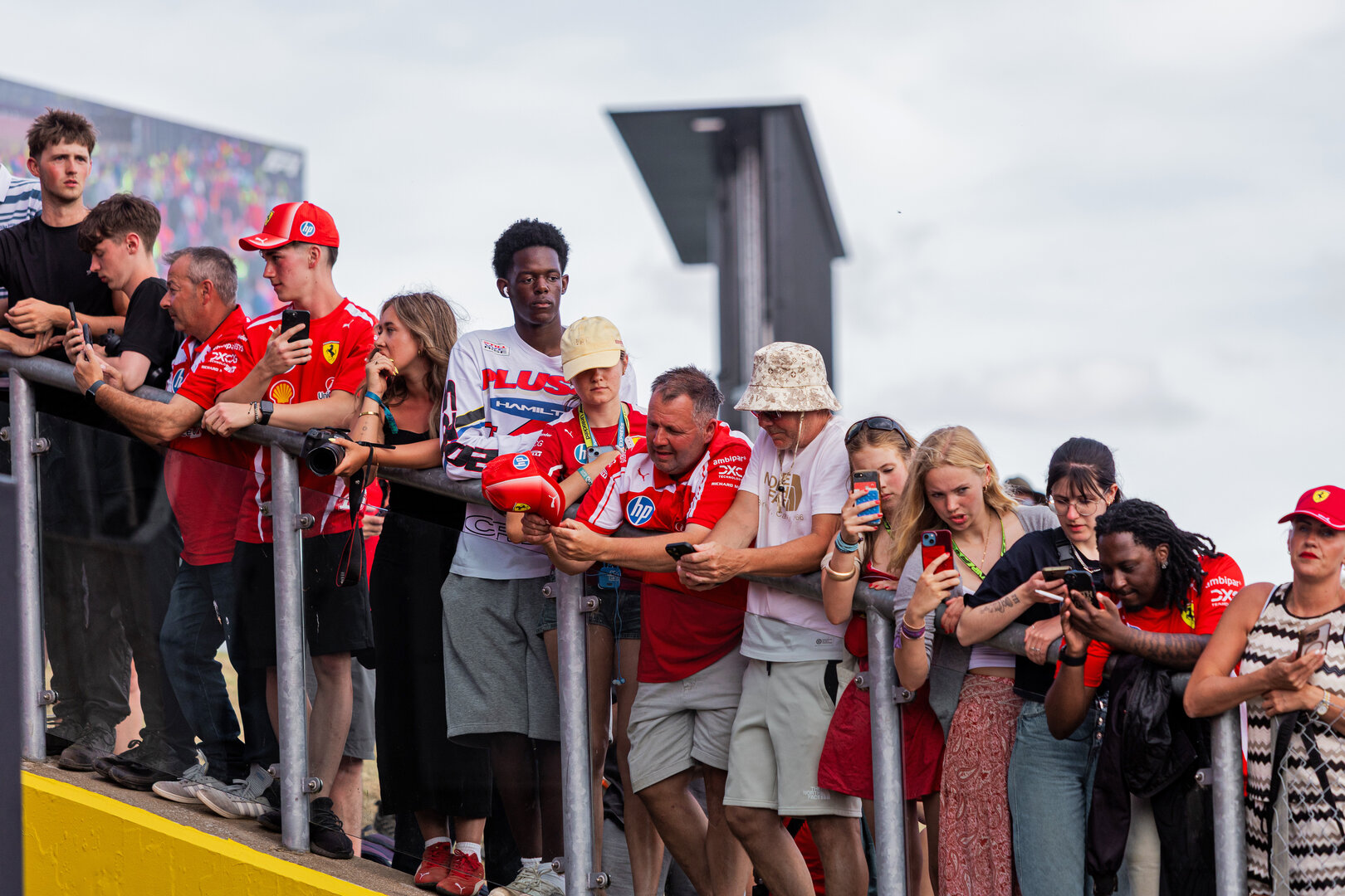 GP GRAN BRETAGNA, Fans at the podium.
05.07.2026. Formula 1 World Championship, Rd 9, British Grand Prix, Silverstone, England, Gara Day.
 - www.xpbimages.com, EMail: requests@xpbimages.com © Copyright: Denny / XPB Images