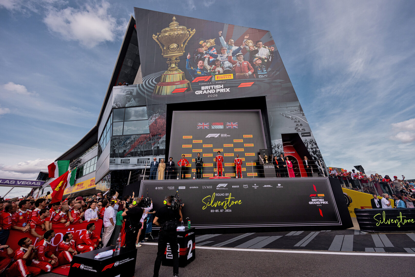 GP GRAN BRETAGNA, The podium (L to R): Bryan Bozzi (ITA) Ferrari Gara Engineer; George Russell (GBR) Mercedes AMG Formula One Team, second; Charles Leclerc (MON) Ferrari, vincitore; Lewis Hamilton (GBR) Ferrari, third.
05.07.2026. Formula 1 World Championship, Rd 9, British Grand Prix, Silverstone, England, Gara Day.
 - www.xpbimages.com, EMail: requests@xpbimages.com © Copyright: Denny / XPB Images