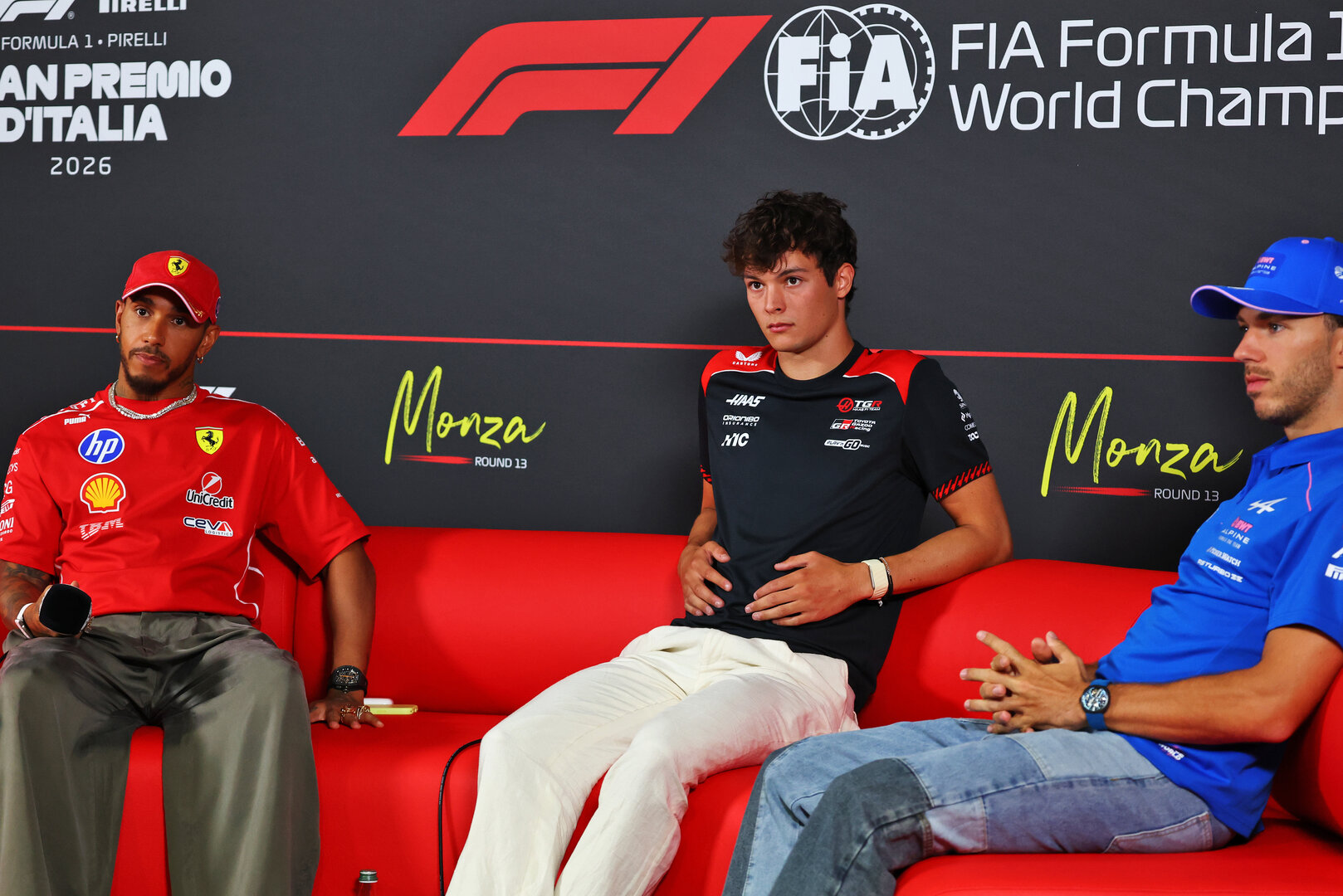 GP ITALIA, (L to R): Lewis Hamilton (GBR) Ferrari; Oliver Bearman (GBR) Haas F1 Team; e Pierre Gasly (FRA) Alpine F1 Team, in the FIA Press Conference.
03.09.2026. Formula 1 World Championship, Rd 13, Italian Grand Prix, Monza, Italy, Preparation Day.
- www.xpbimages.com, EMail: requests@xpbimages.com © Copyright: Bearne / XPB Images