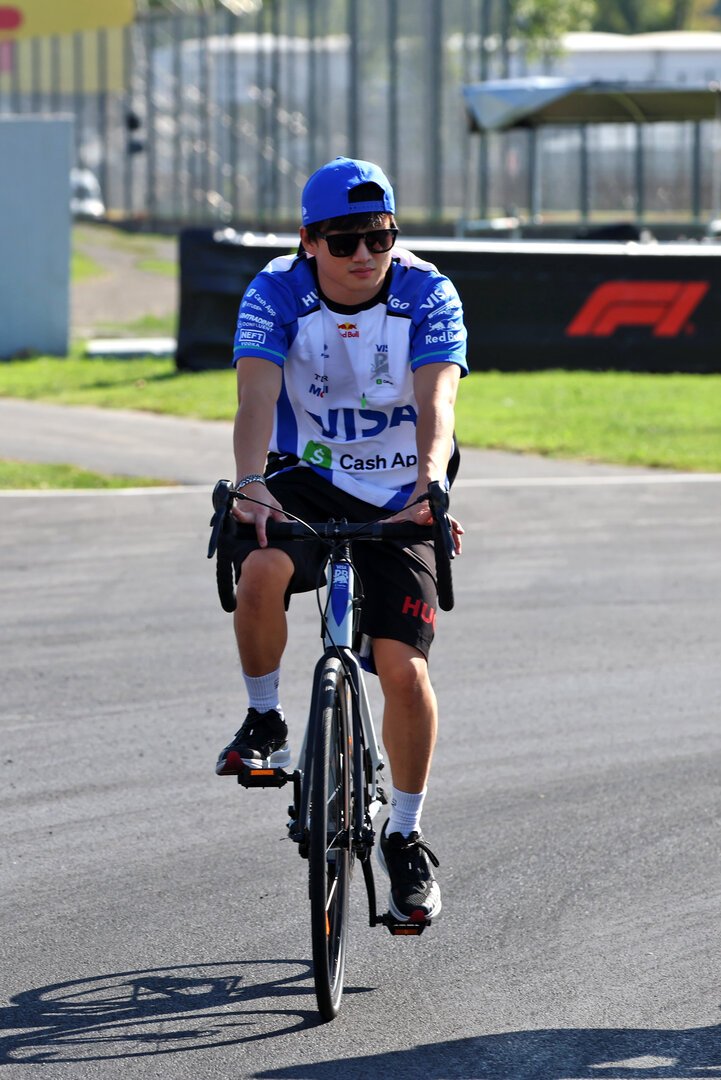 GP ITALIA, Yuki Tsunoda (JPN) Racing Bulls Formula One Team Reserve Driver Reserve Driver rides the circuit.
03.09.2026. Formula 1 World Championship, Rd 13, Italian Grand Prix, Monza, Italy, Preparation Day.
- www.xpbimages.com, EMail: requests@xpbimages.com © Copyright: Rew / XPB Images
