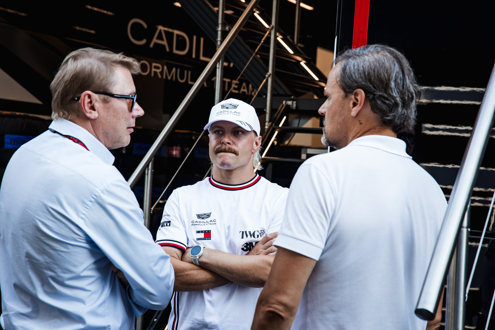 GP ITALIA, (L to R): Mika Hakkinen (FIN) with Valtteri Bottas (FIN) Cadillac Formula 1 Team.
03.09.2026. Formula 1 World Championship, Rd 13, Italian Grand Prix, Monza, Italy, Preparation Day.
- www.xpbimages.com, EMail: requests@xpbimages.com © Copyright: Bearne / XPB Images